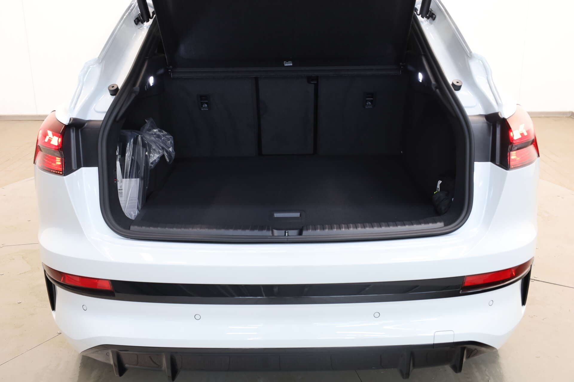 AUDI Q4 e-tron Sportback, photo 11 sur 17