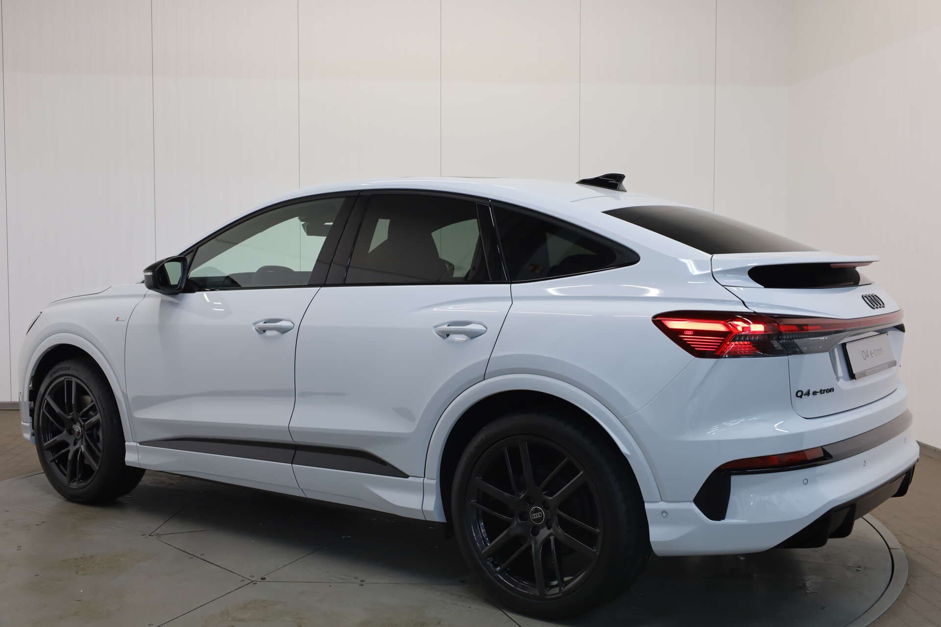 AUDI Q4 e-tron Sportback, photo 3 sur 17