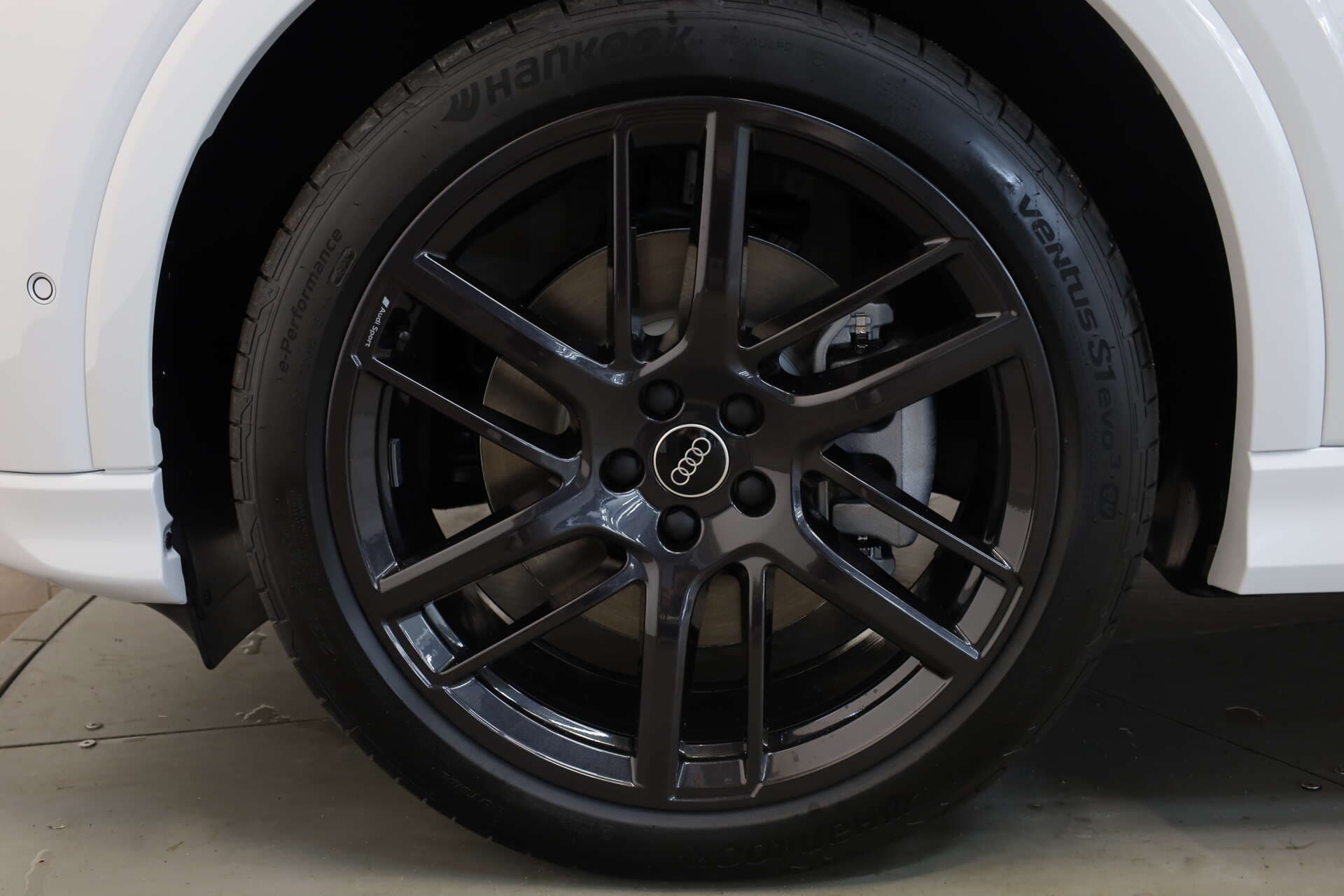 AUDI Q4 e-tron Sportback, photo 7 sur 17
