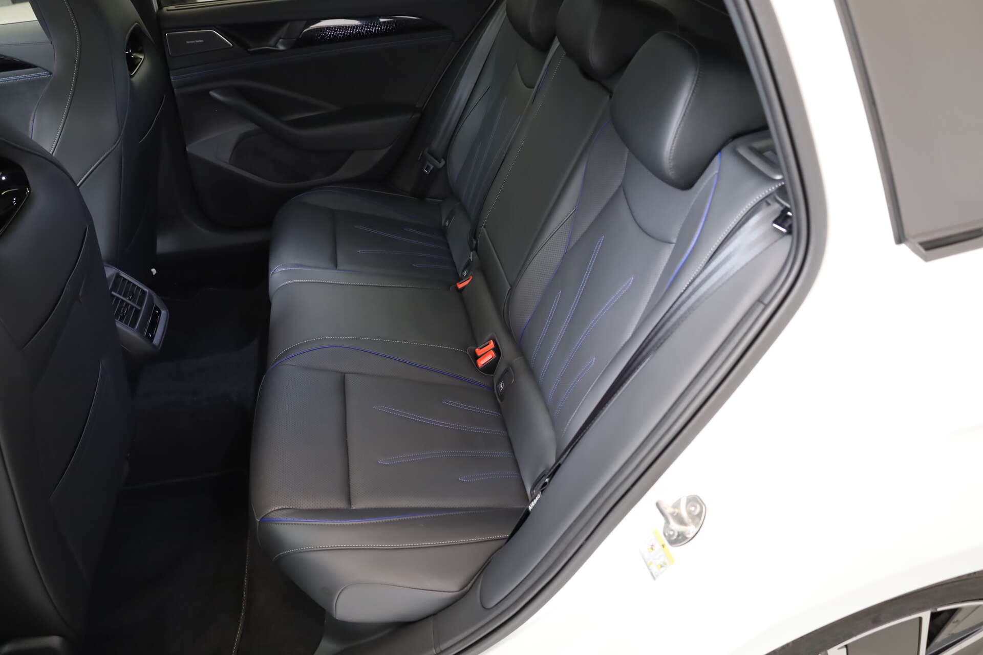 VOLKSWAGEN Passat, photo 16 sur 17