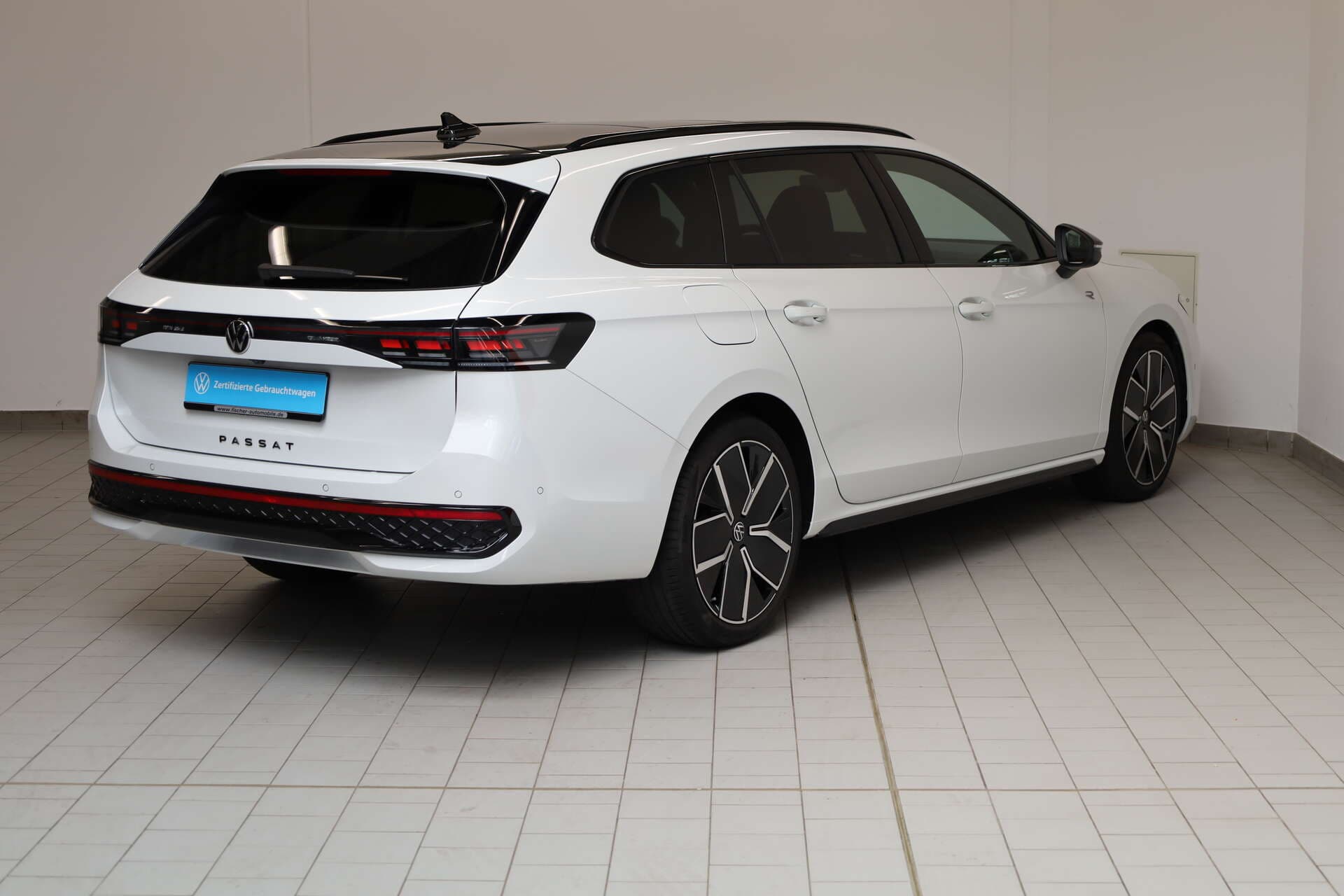 VOLKSWAGEN Passat, photo 4 sur 17