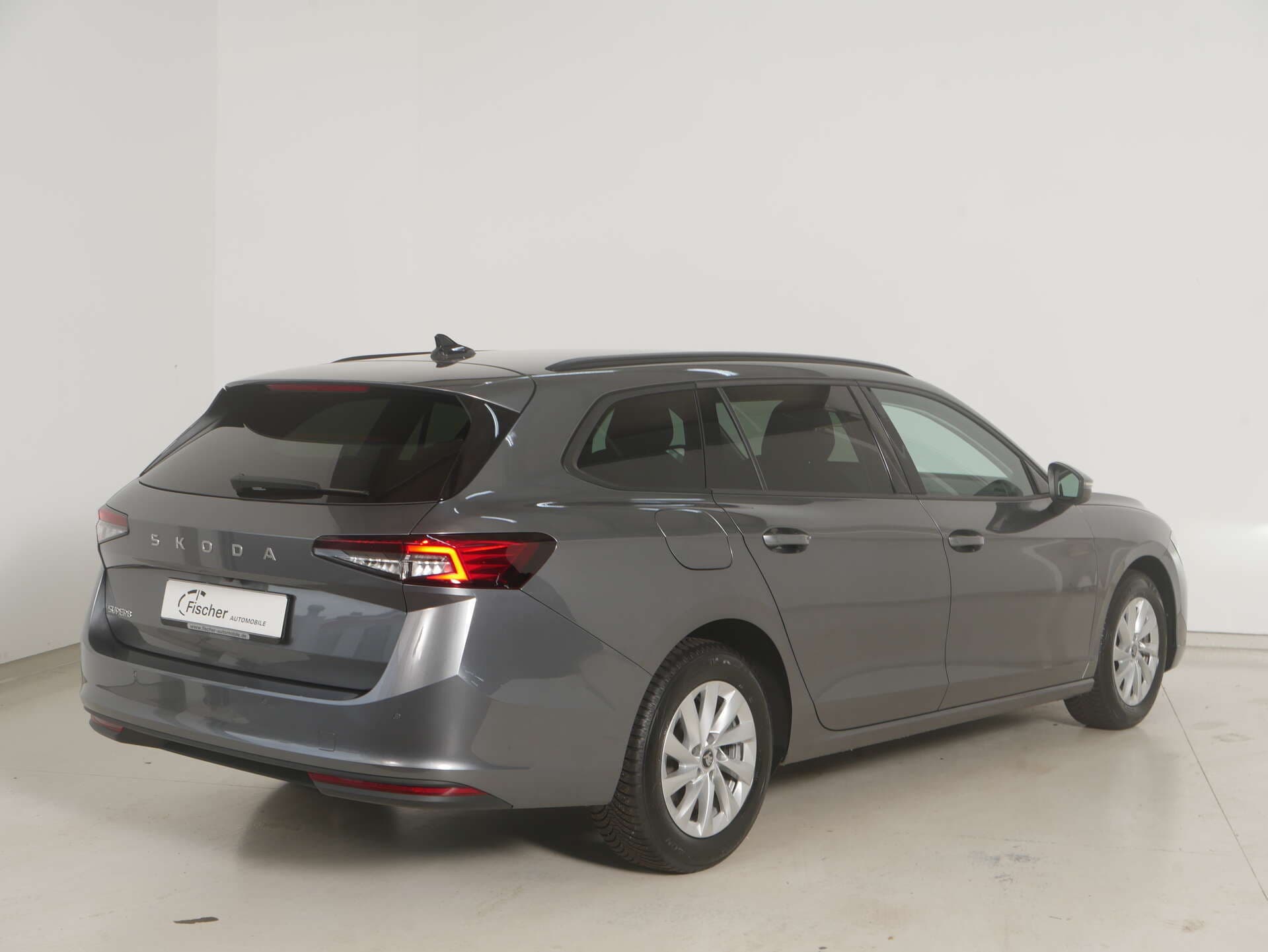 SKODA Superb Combi, photo 4 sur 17