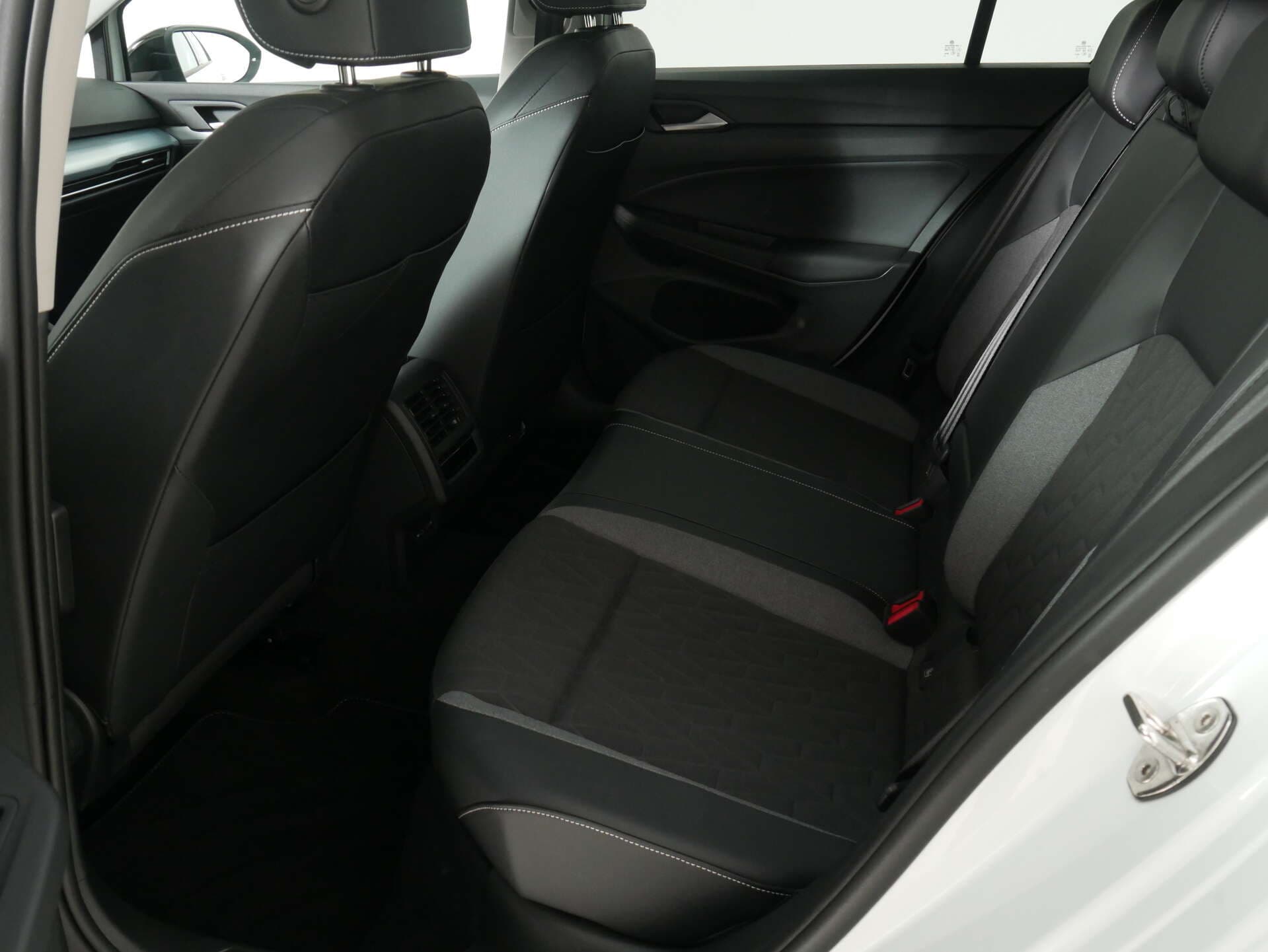 VOLKSWAGEN Golf, photo 14 sur 17