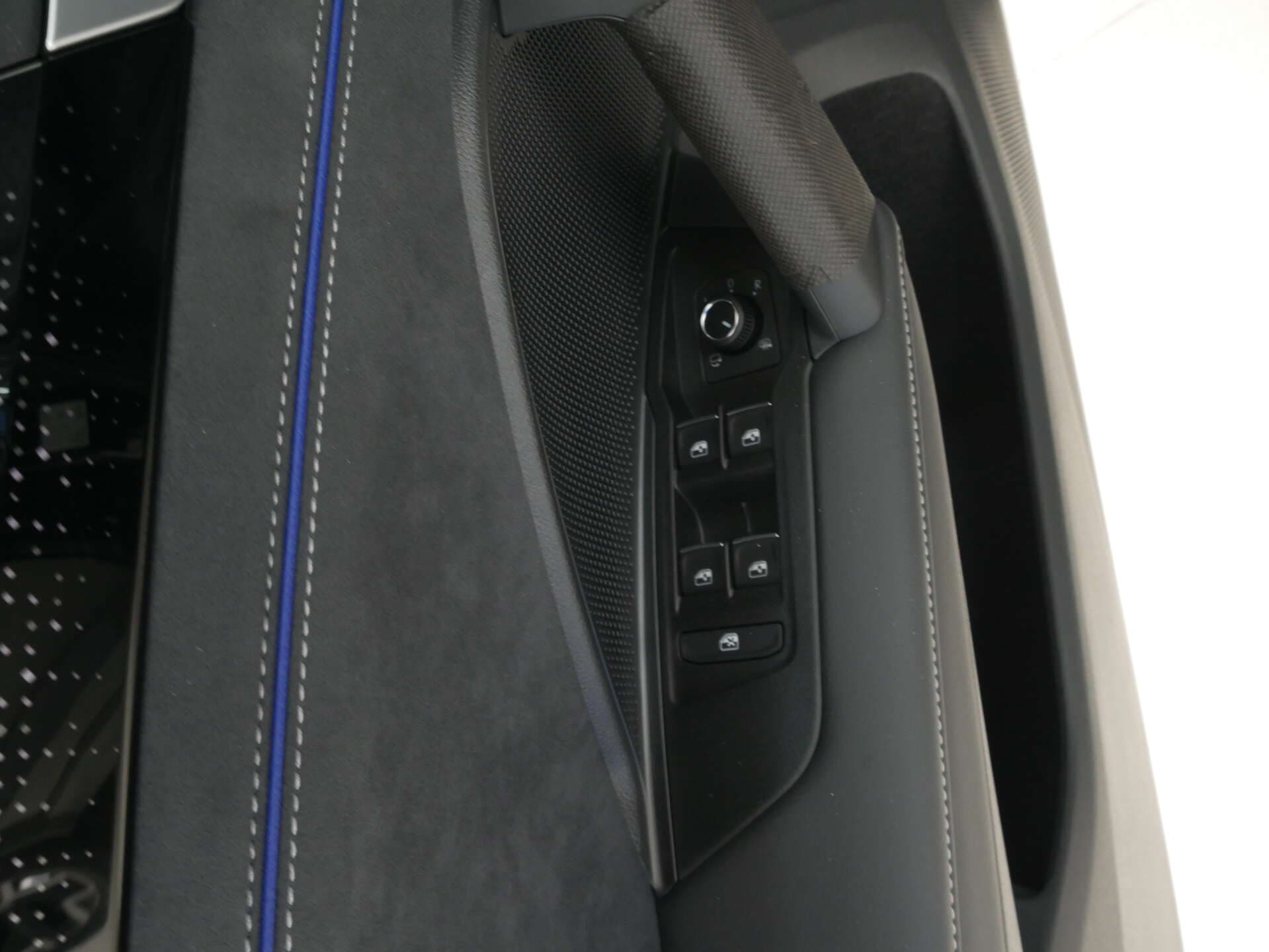 VOLKSWAGEN Tiguan, photo 14 sur 17