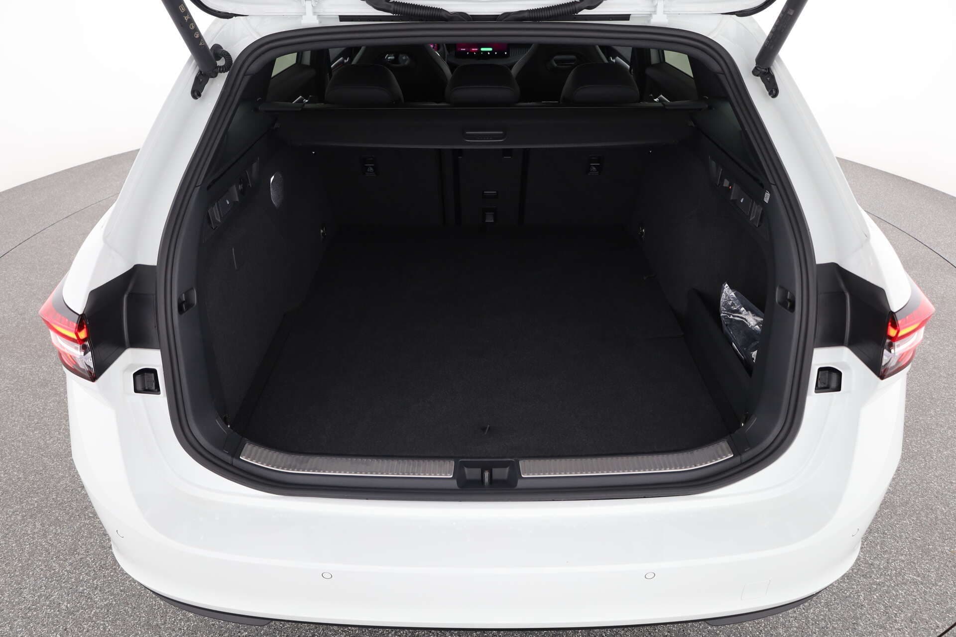 SKODA Superb Combi, photo 11 sur 17