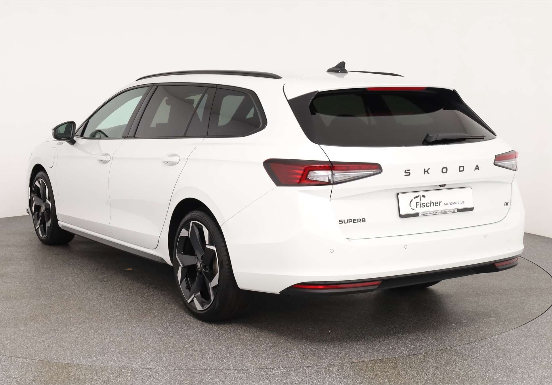 SKODA Superb Combi, photo 3 sur 17