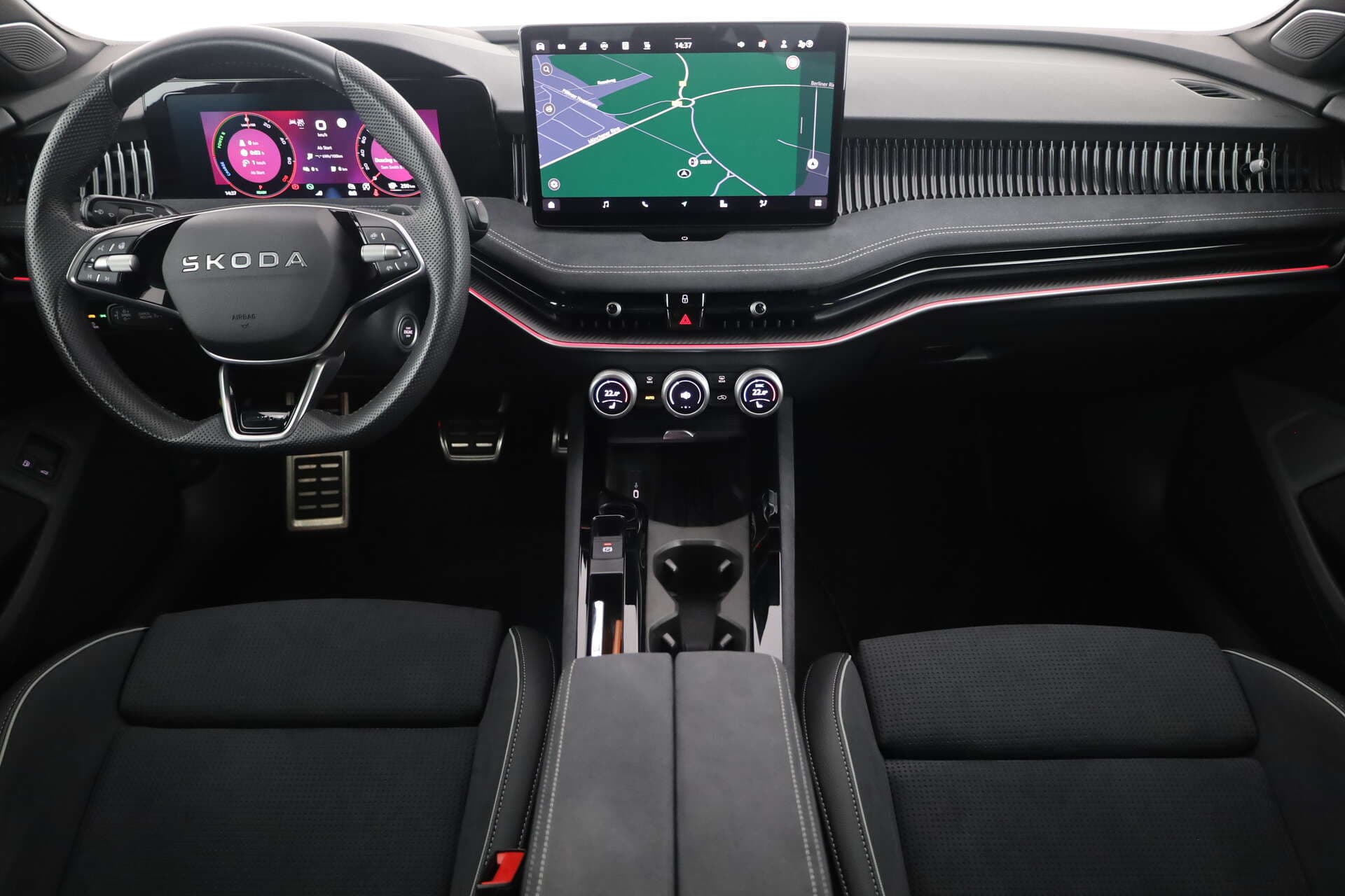 SKODA Superb Combi, photo 8 sur 17