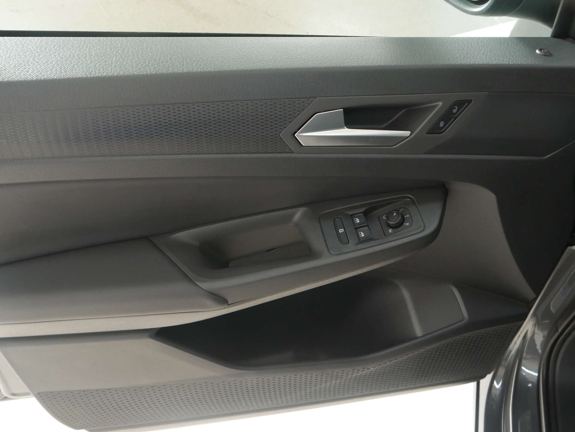 VOLKSWAGEN NUTZFAHRZEUGE Caddy, photo 15 sur 17