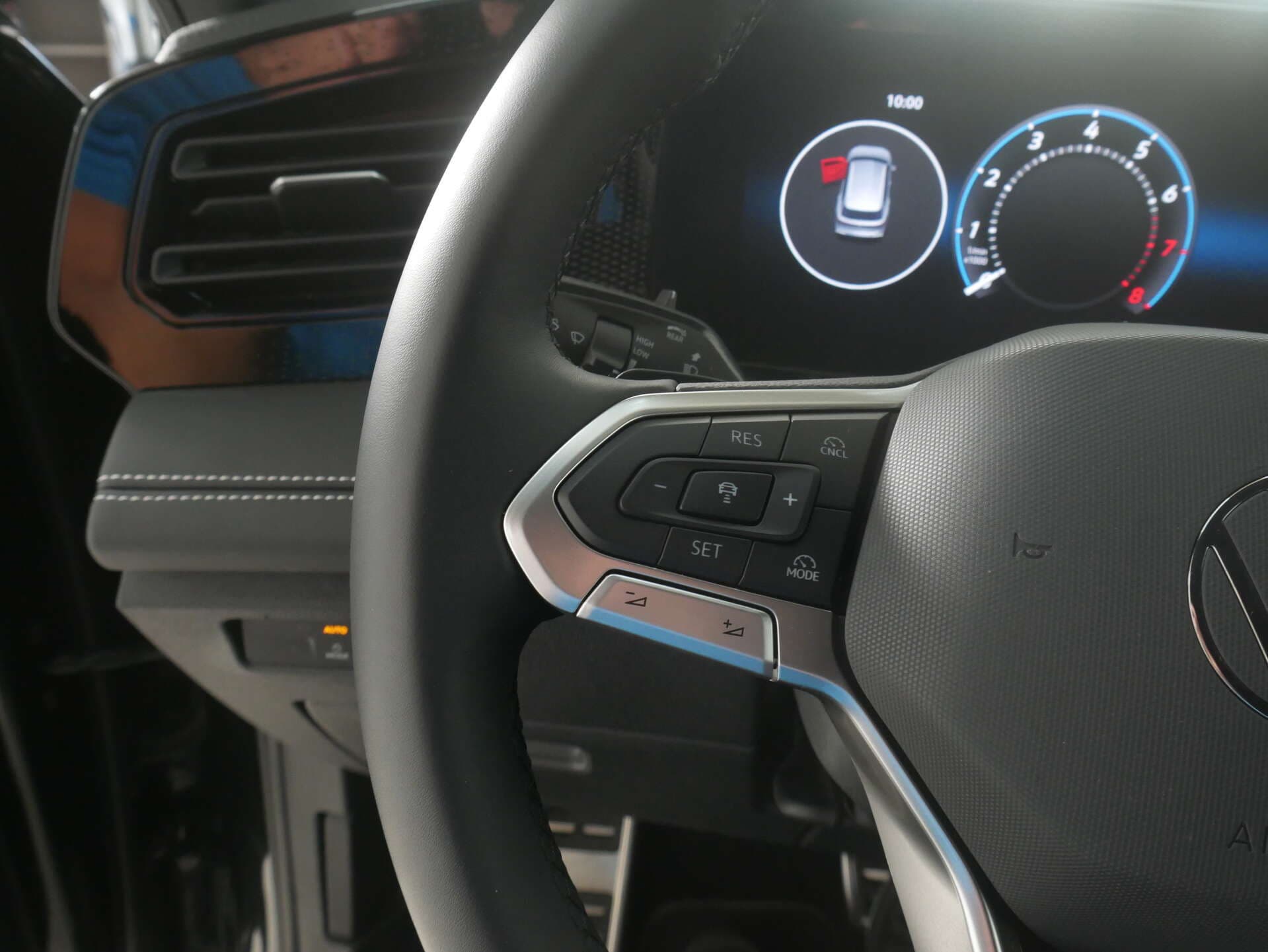 VOLKSWAGEN Tiguan, photo 16 sur 17