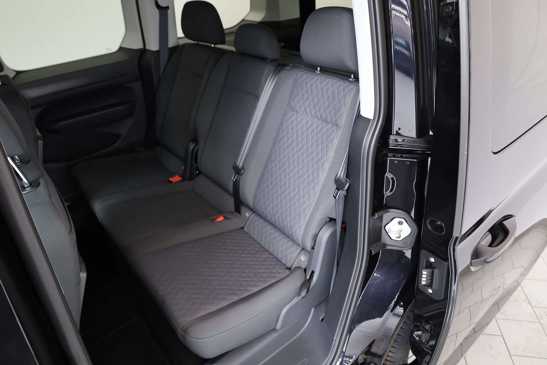 VOLKSWAGEN NUTZFAHRZEUGE Caddy, photo 14 sur 16