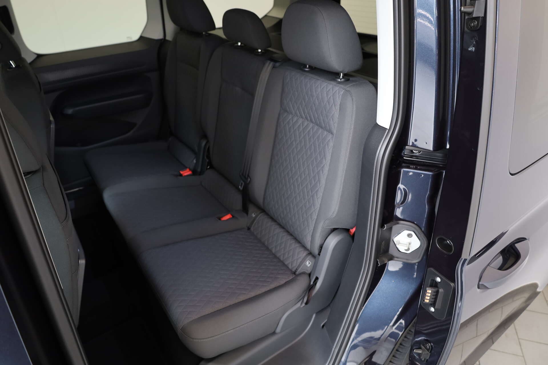 VOLKSWAGEN NUTZFAHRZEUGE Caddy, photo 14 sur 16