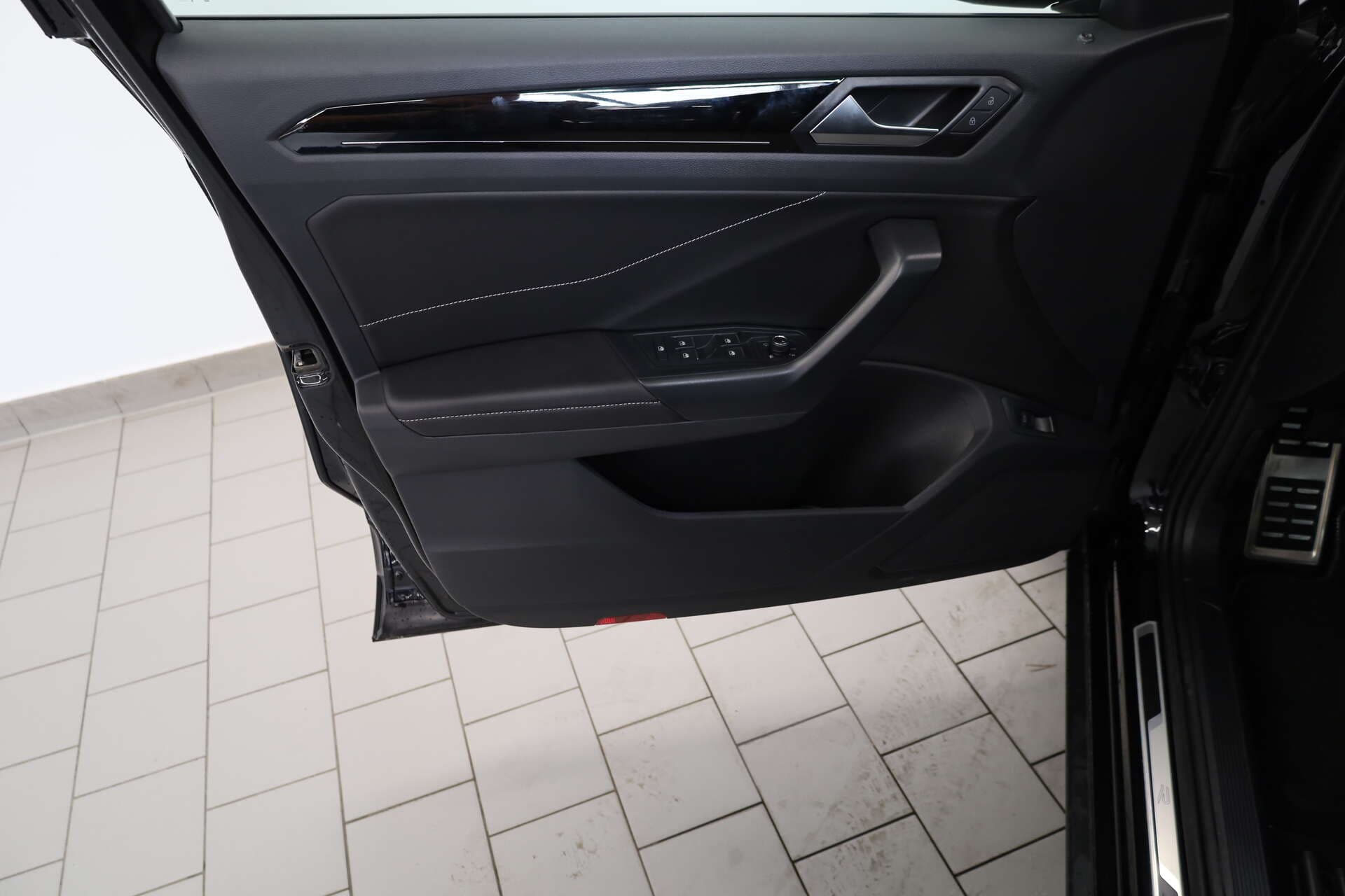 VOLKSWAGEN T-Roc, photo 15 sur 17