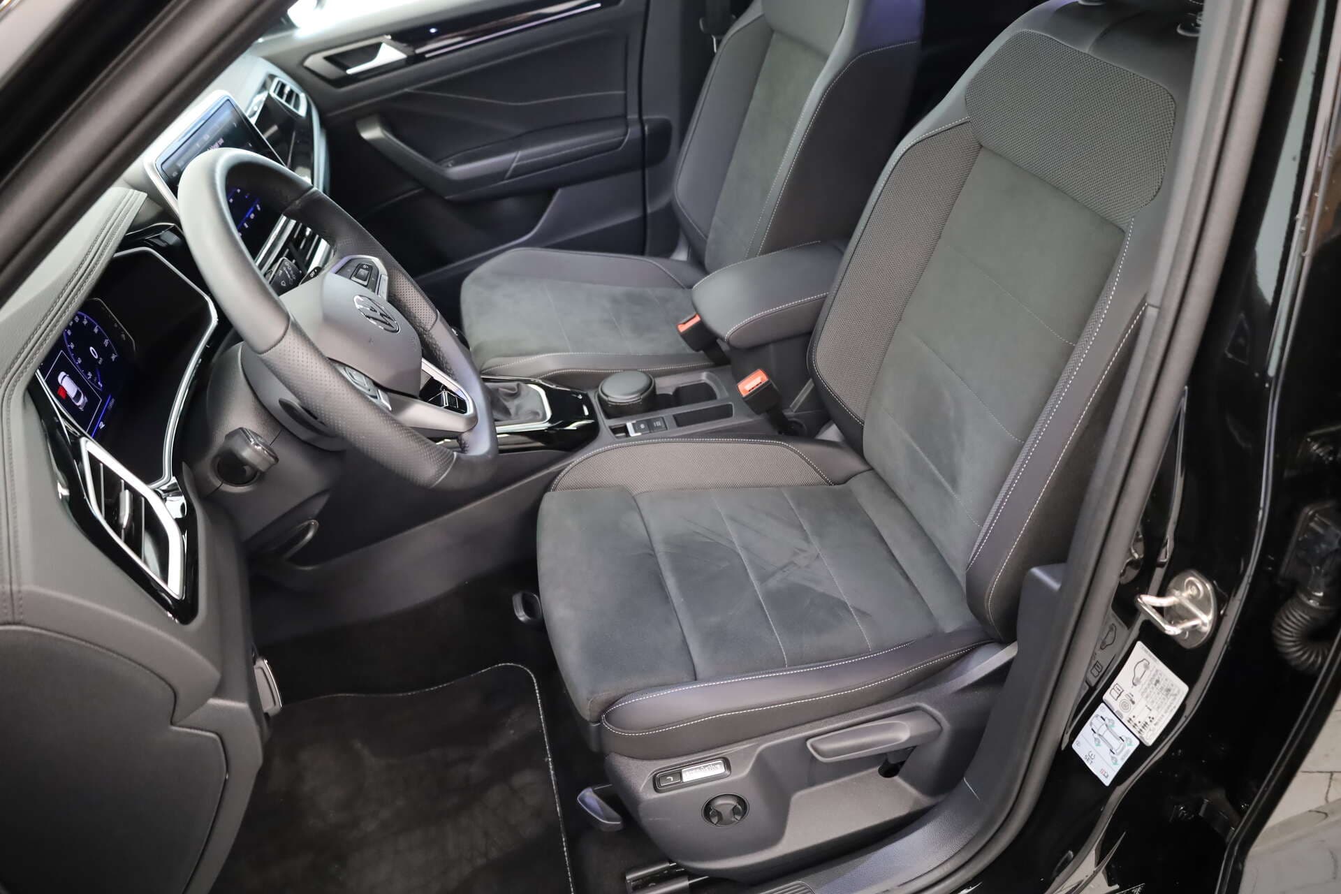 VOLKSWAGEN T-Roc, photo 6 sur 17