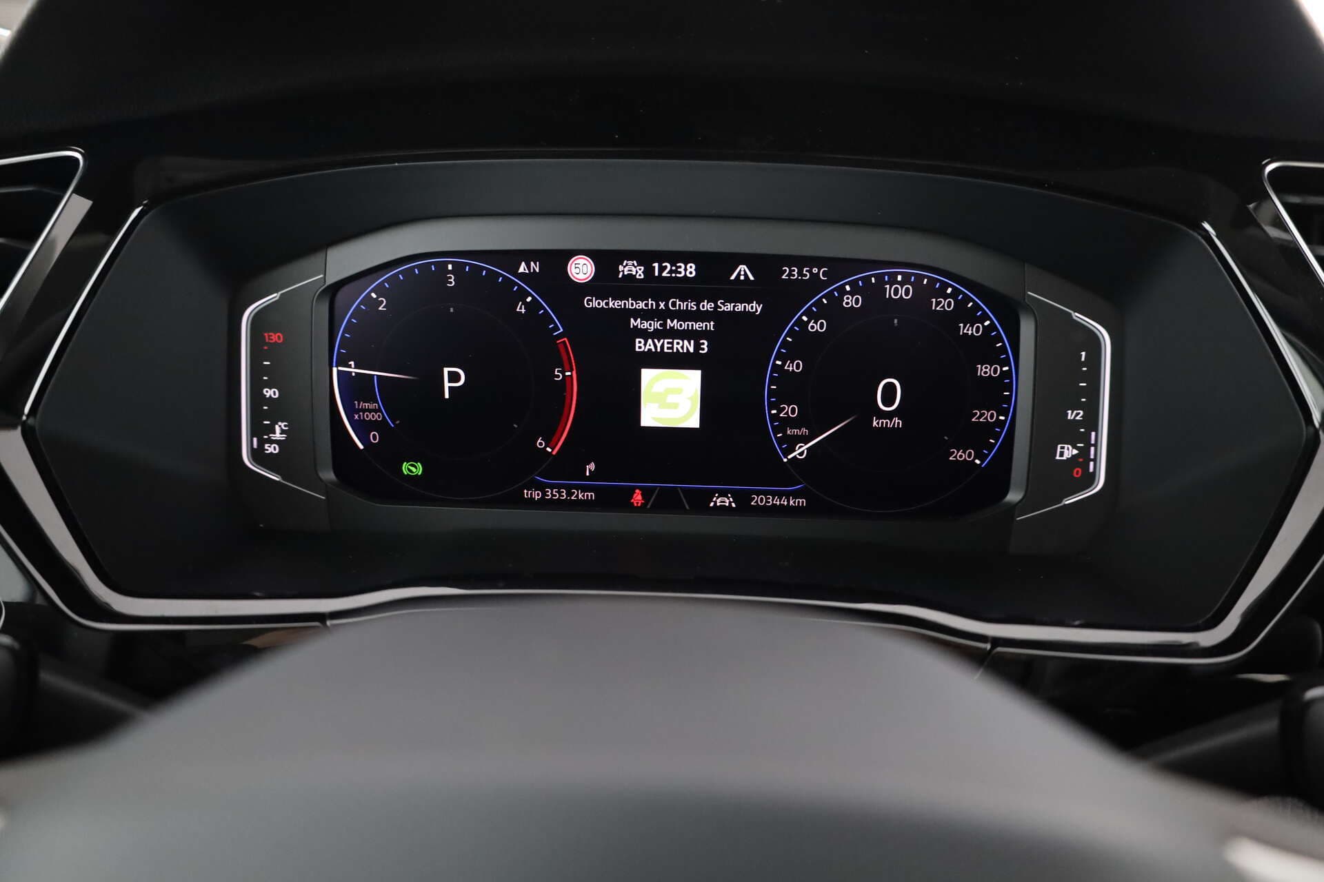 VOLKSWAGEN Touran, photo 14 sur 17