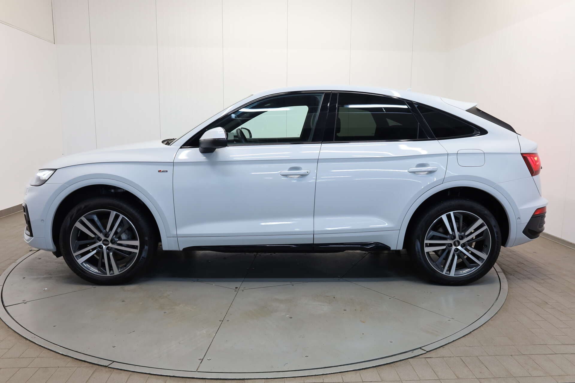 AUDI Q5 Sportback, photo 4 sur 17