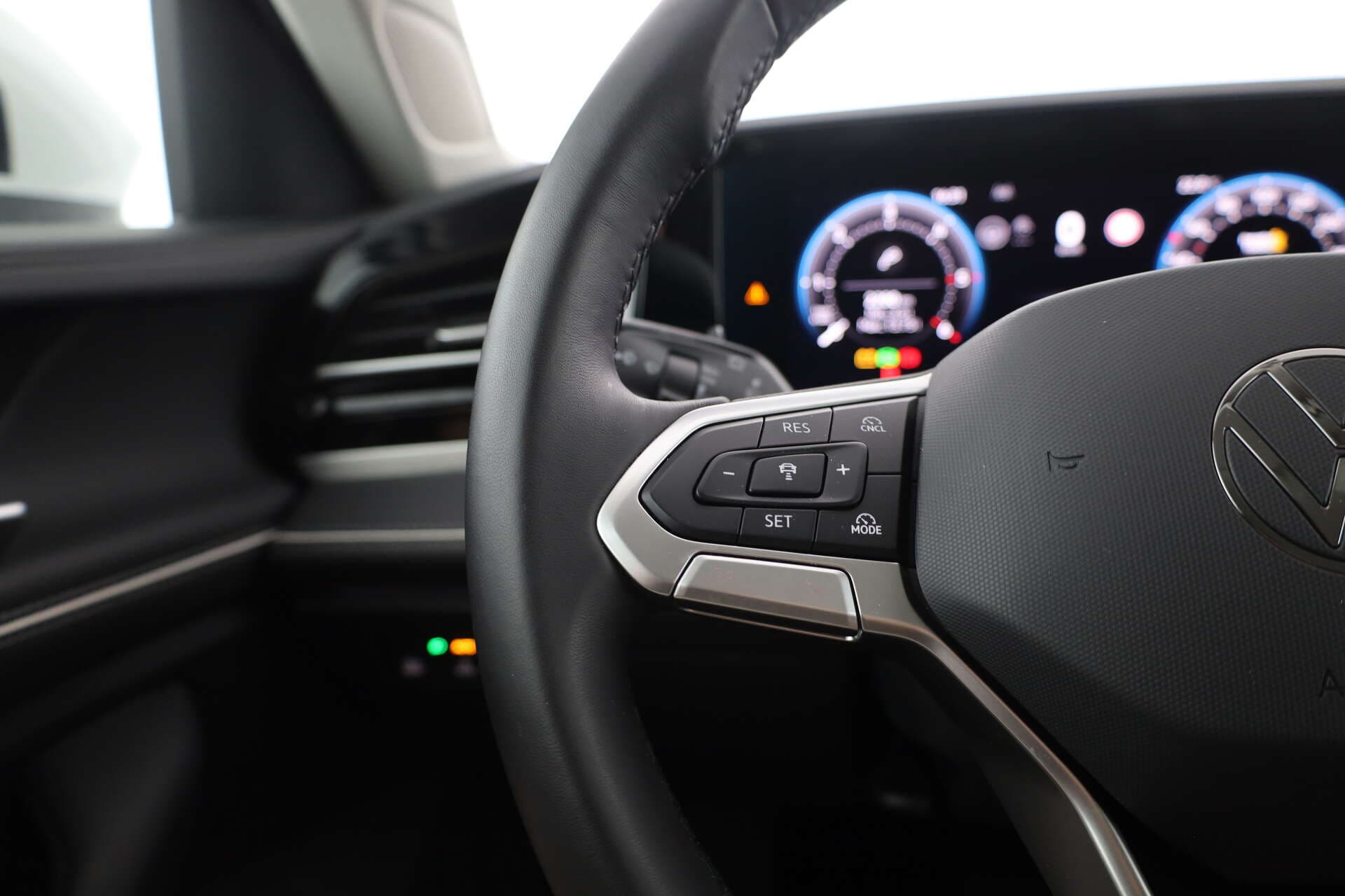 VOLKSWAGEN Passat, photo 16 sur 17