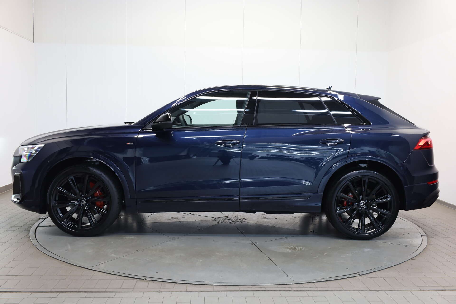 AUDI Q8, photo 4 sur 17