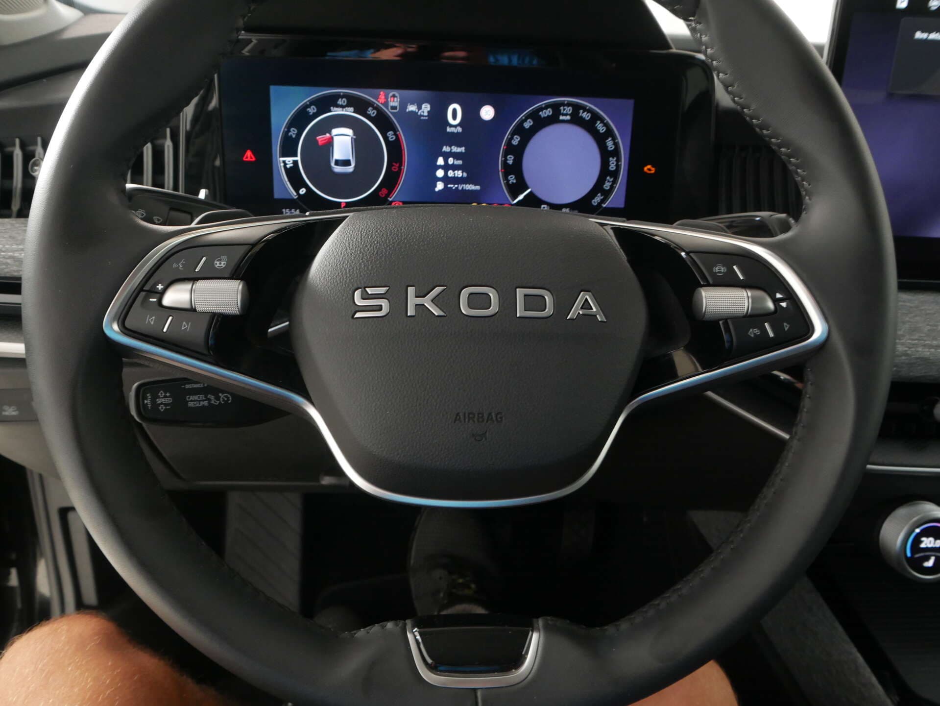 SKODA Superb Combi, photo 12 sur 17