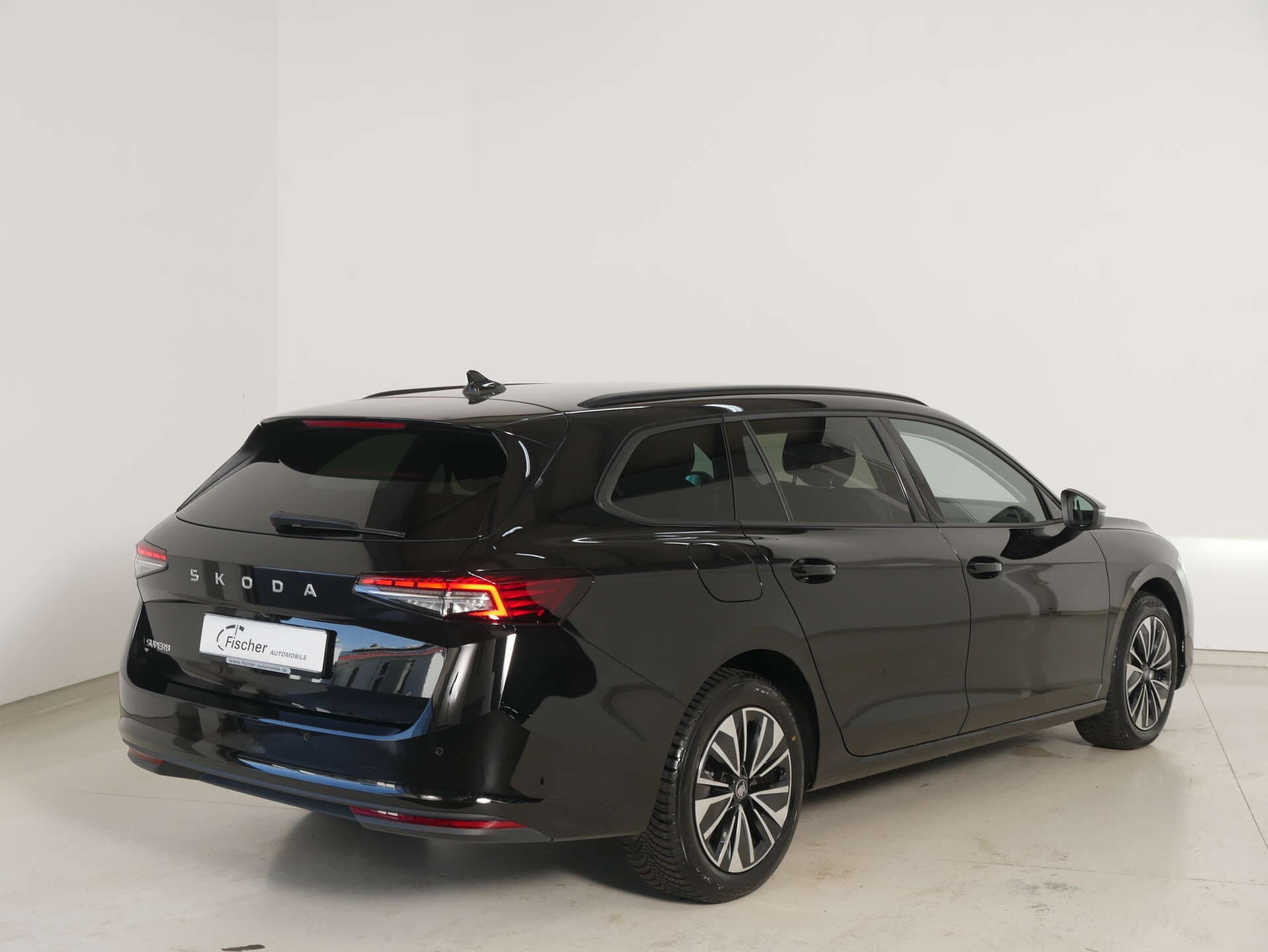 SKODA Superb Combi, photo 3 sur 17