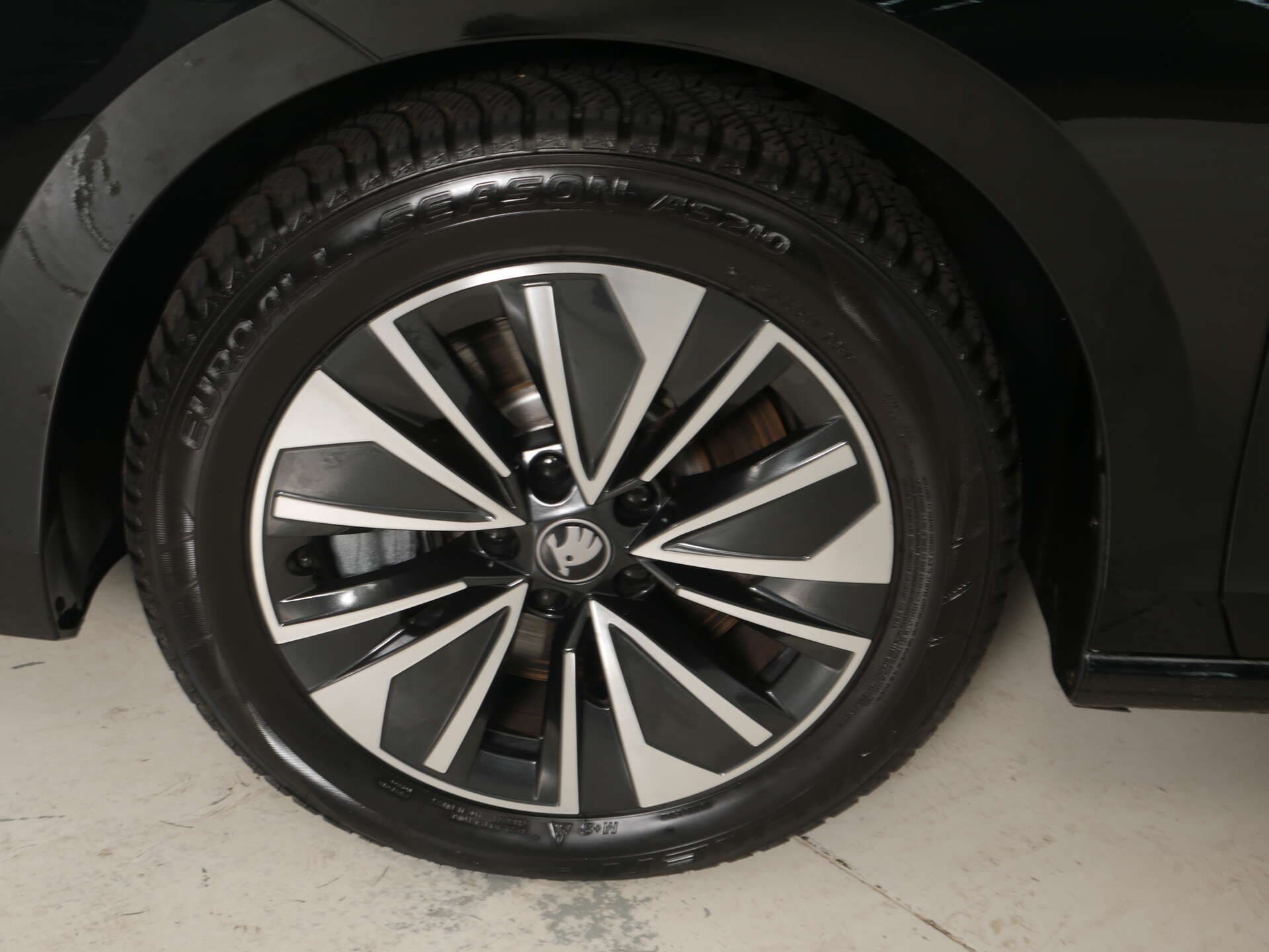 SKODA Superb Combi, photo 7 sur 17
