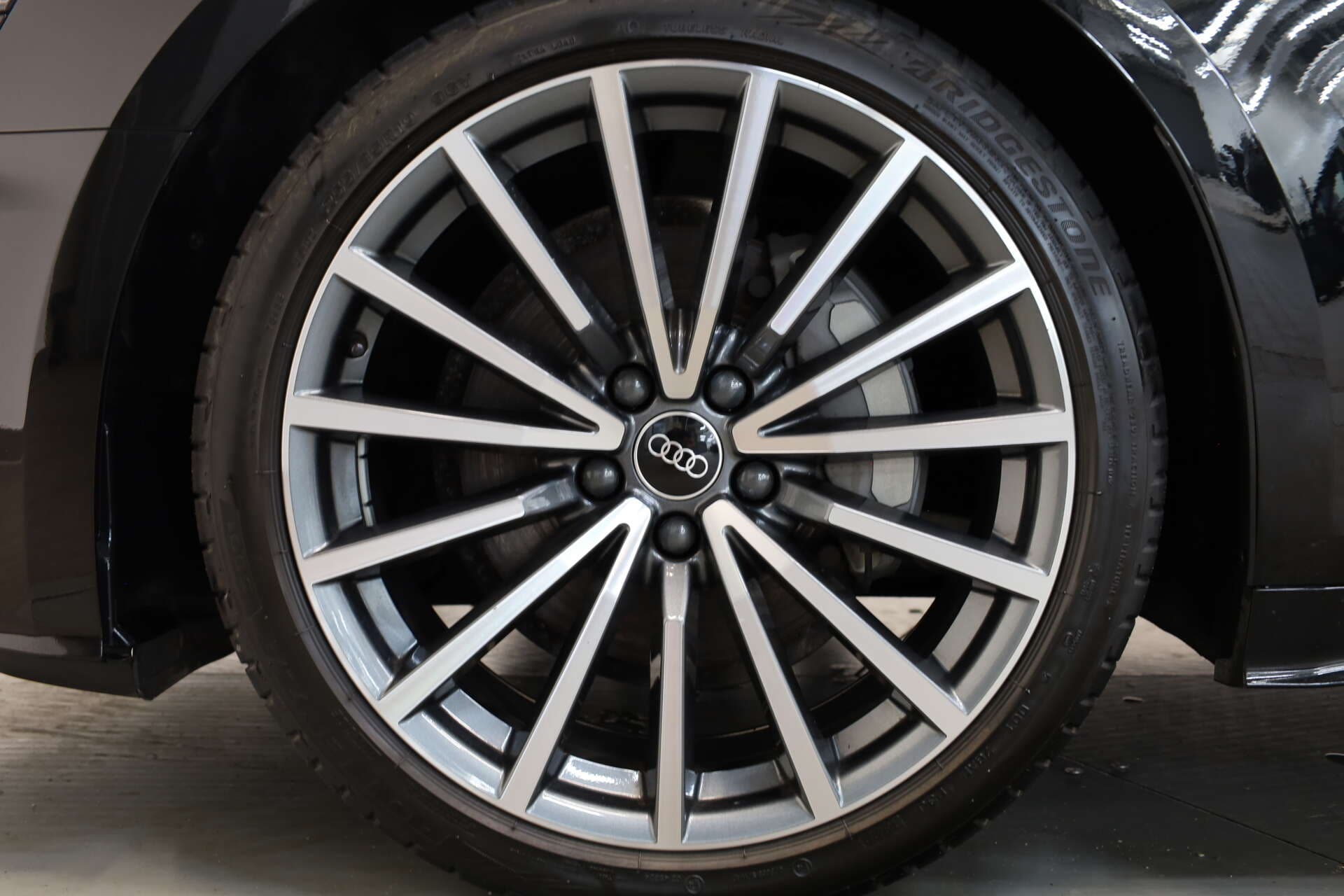 AUDI A5 Coupe, photo 7 sur 17