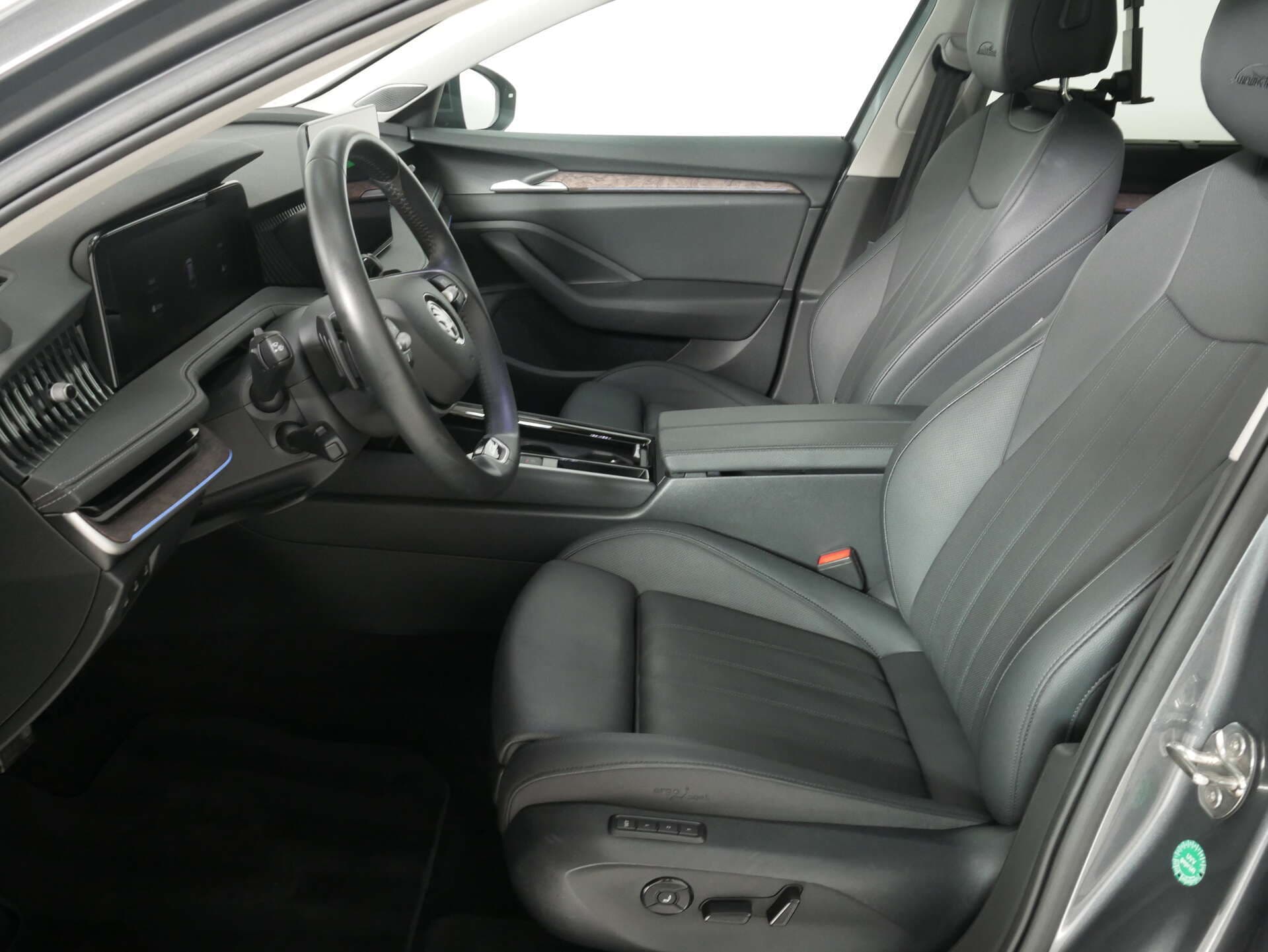 SKODA Superb Combi, photo 10 sur 17