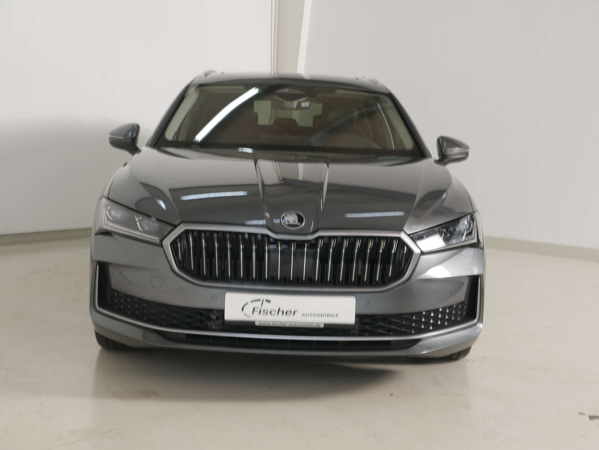 SKODA Superb Combi, photo 2 sur 17