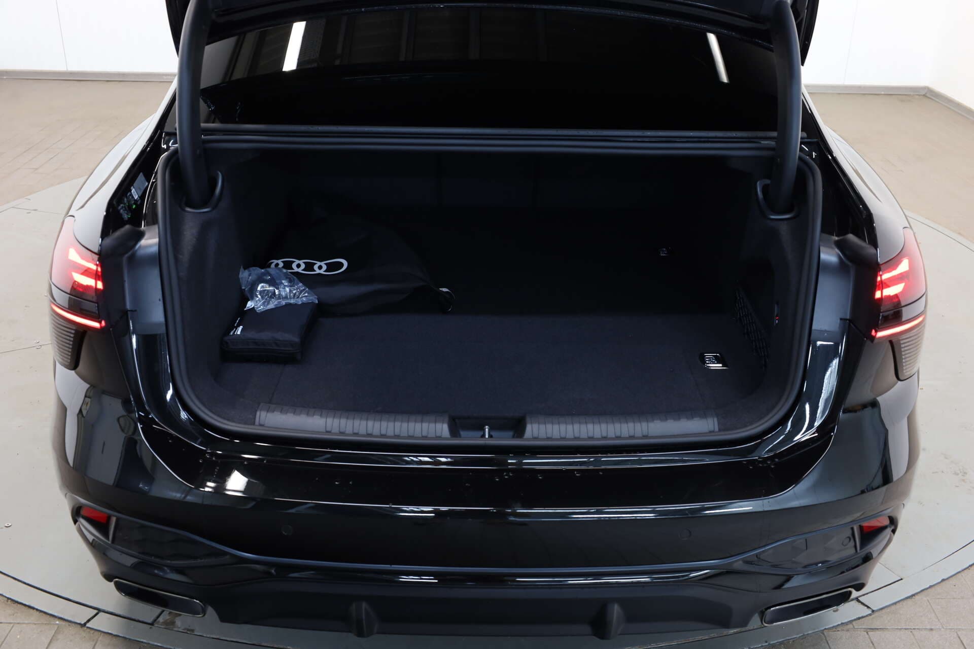 AUDI A6 Limousine, photo 11 sur 17