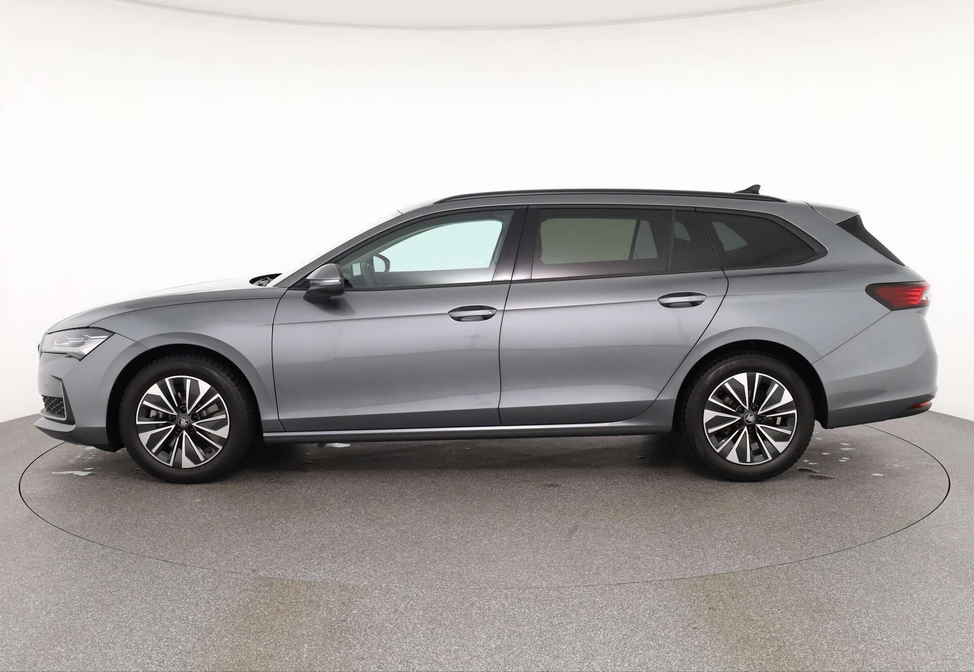 SKODA Superb Combi, photo 4 sur 17