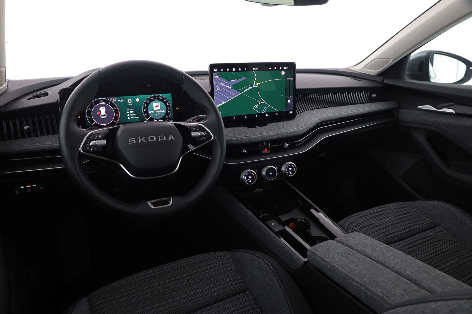 SKODA Superb Combi, photo 8 sur 17