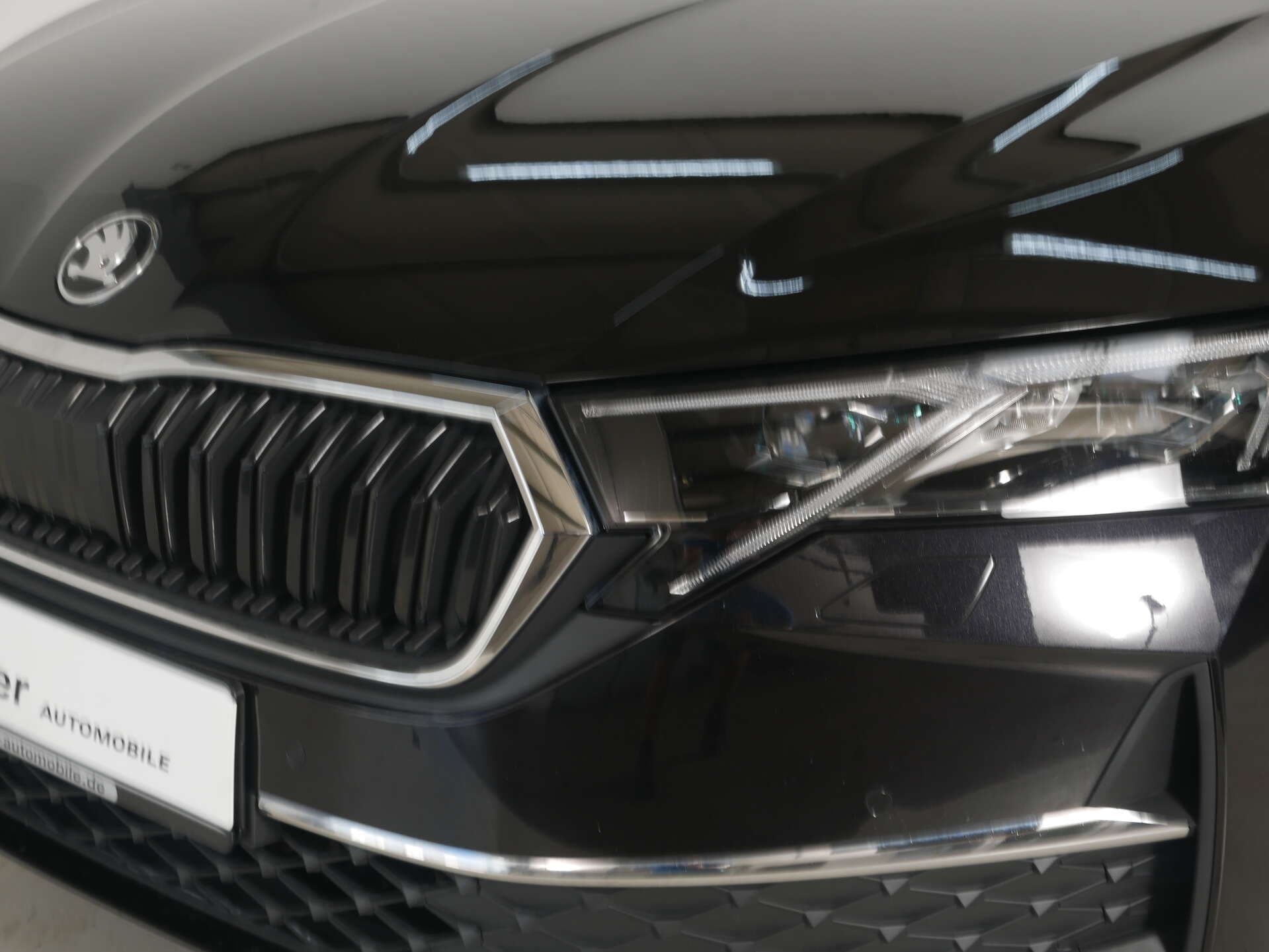 SKODA Octavia Combi, photo 2 sur 17