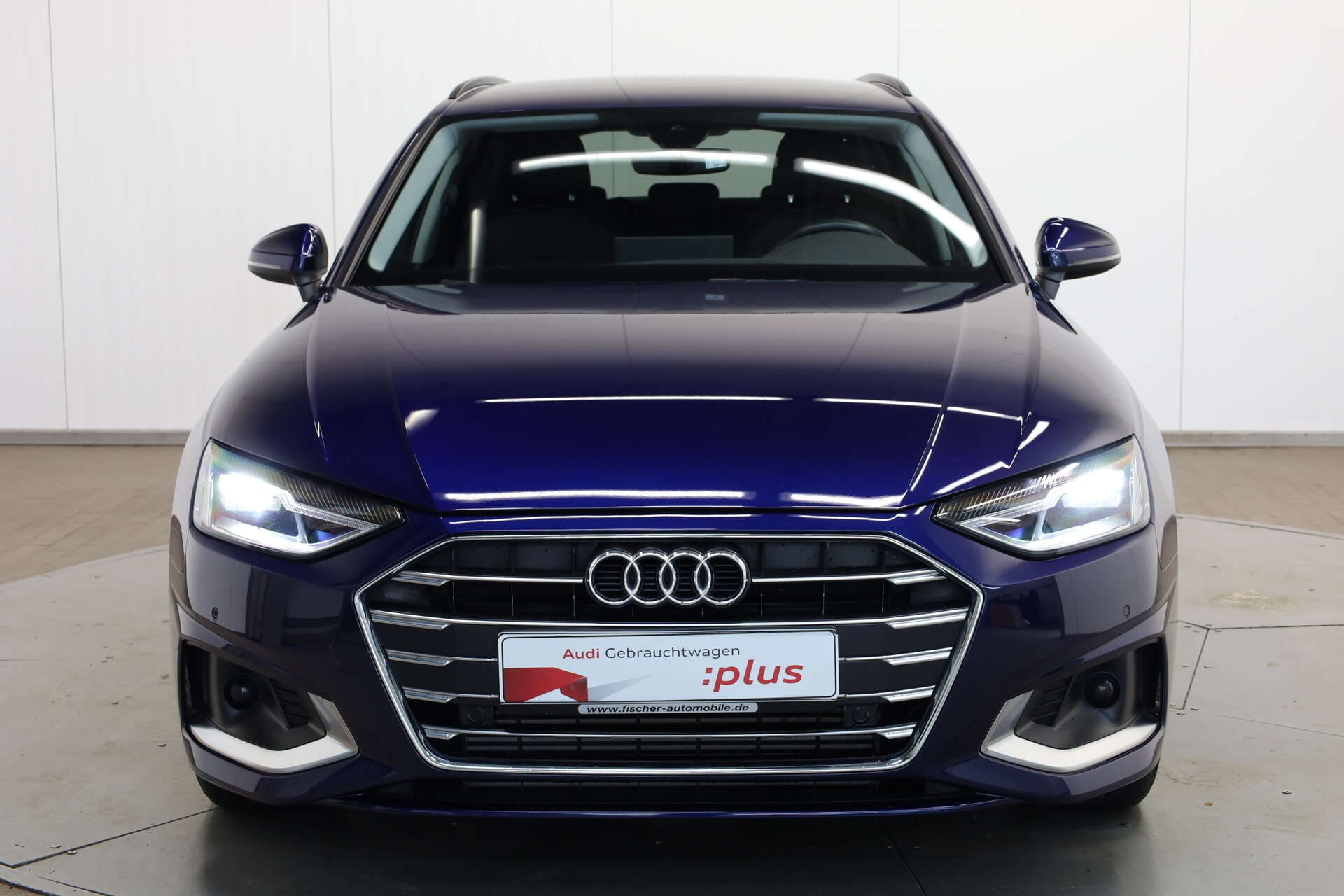 AUDI A4 Avant, photo 2 sur 17