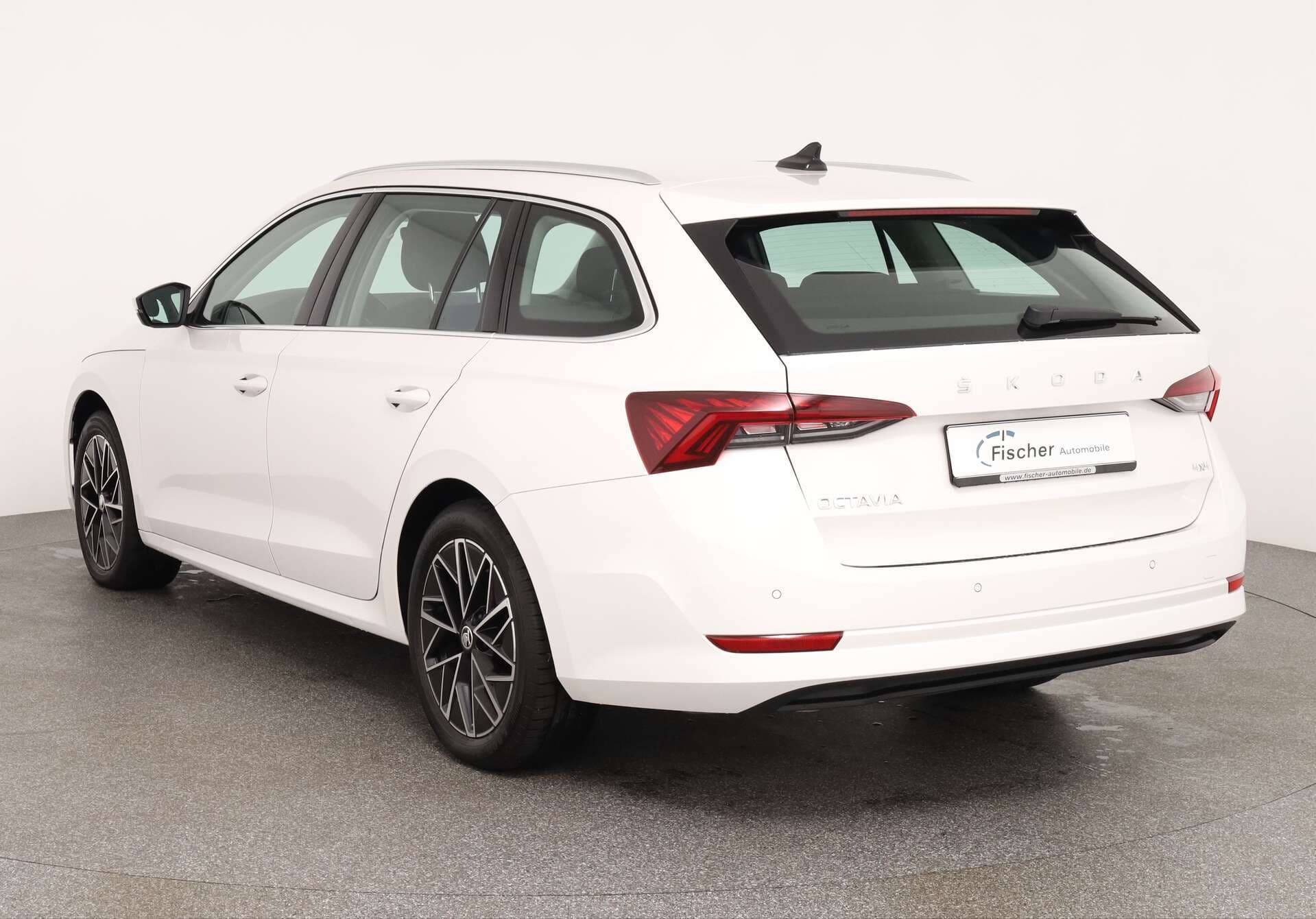SKODA Octavia Combi, photo 3 sur 17