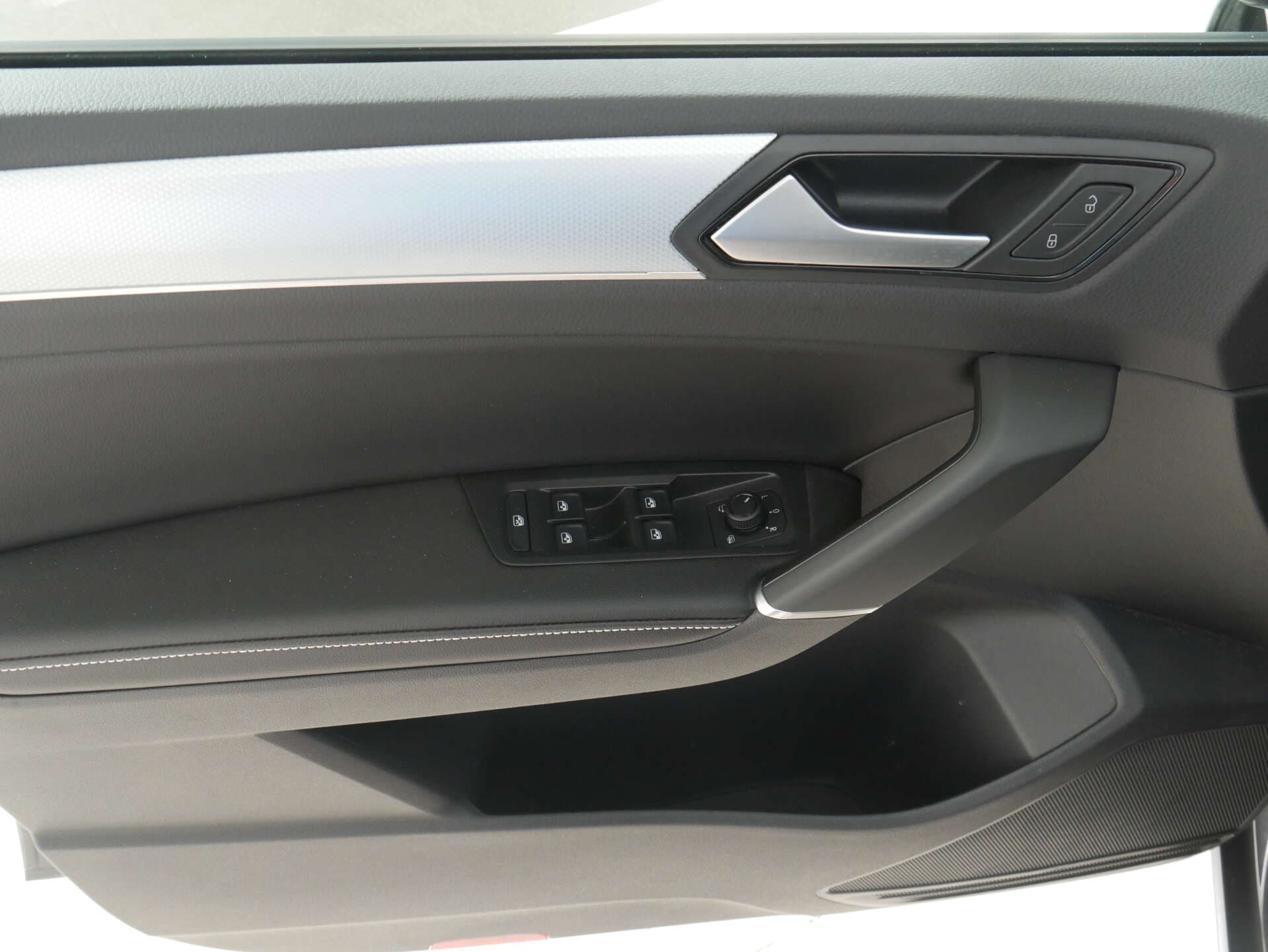 VOLKSWAGEN Touran, photo 14 sur 17
