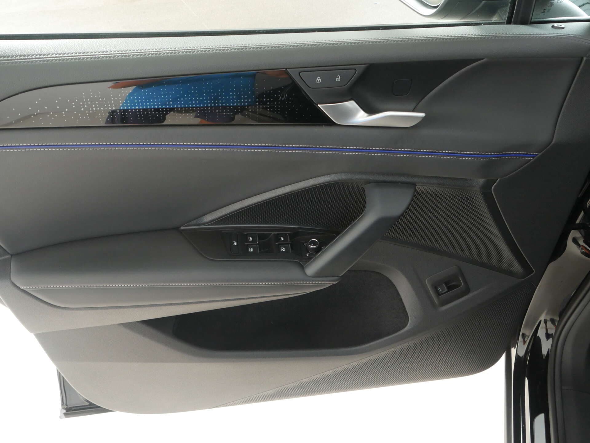 VOLKSWAGEN Tiguan, photo 14 sur 17