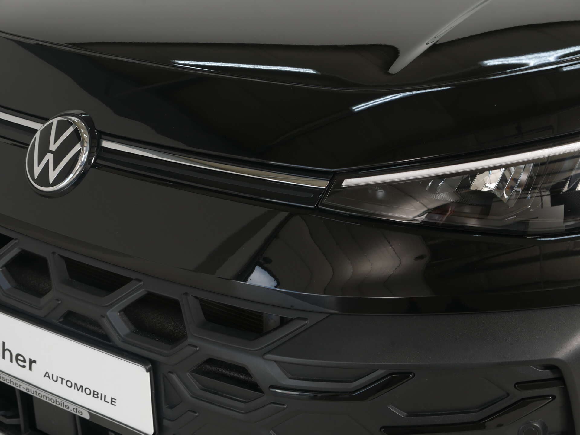VOLKSWAGEN T-Roc, photo 2 sur 17