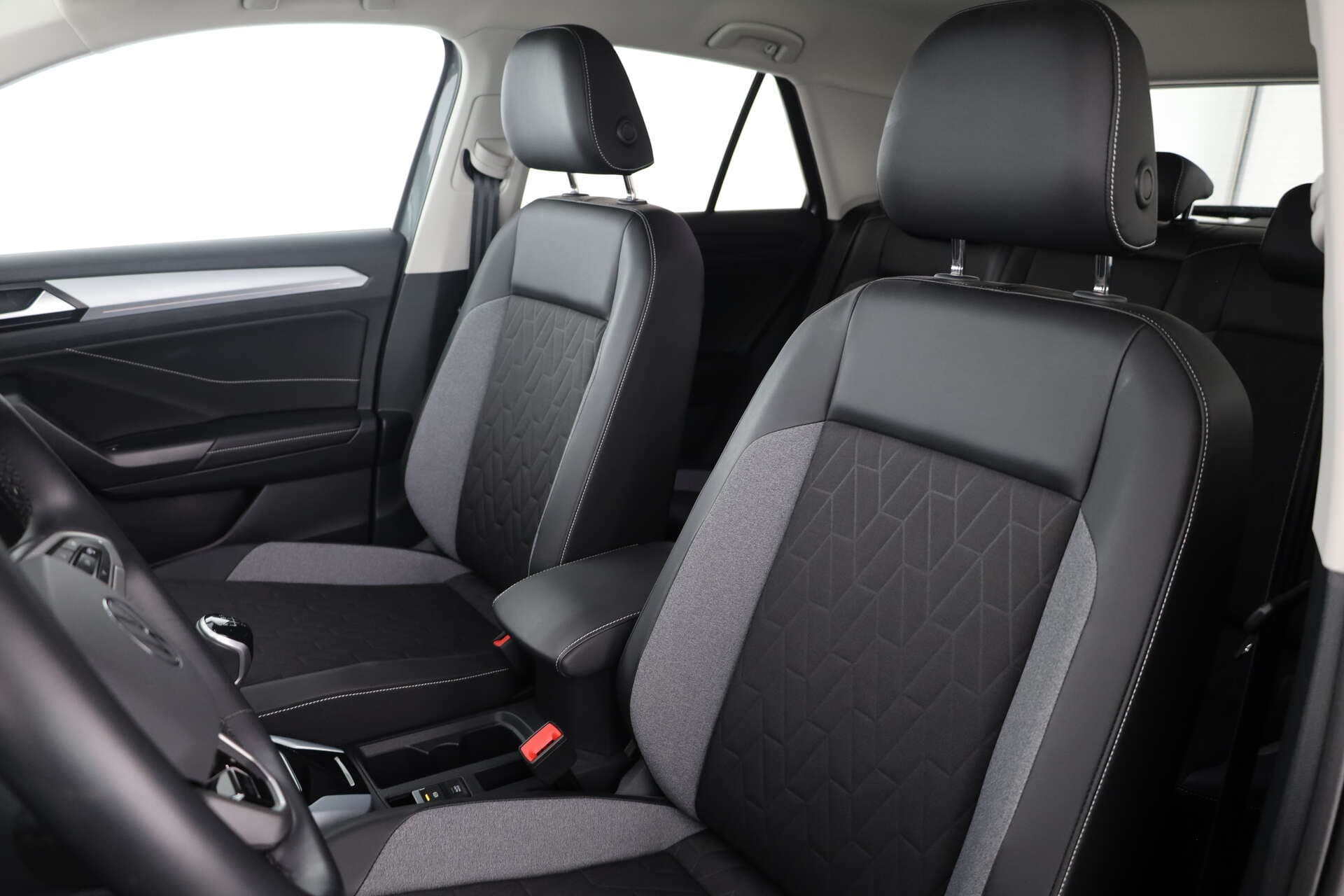 VOLKSWAGEN T-Roc, photo 10 sur 17