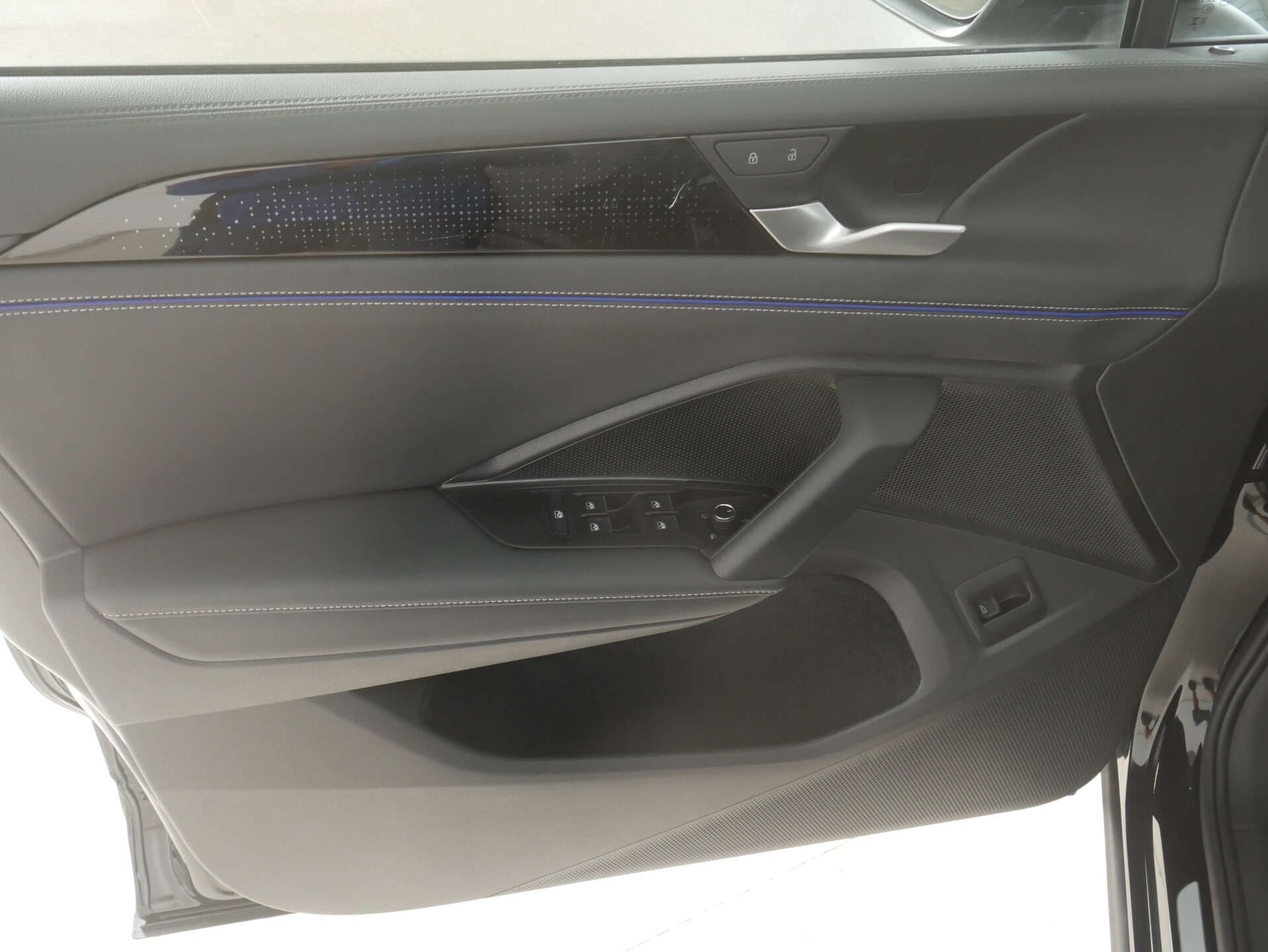 VOLKSWAGEN Tiguan, photo 14 sur 17