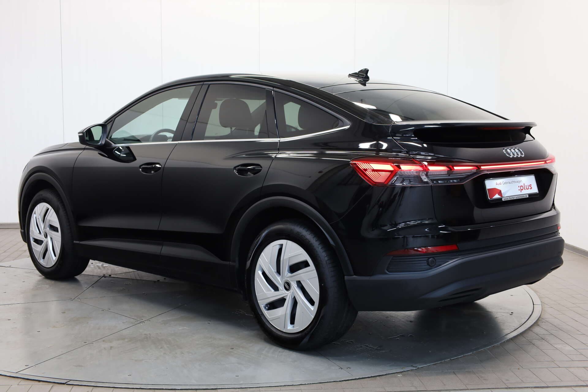 AUDI Q4 e-tron Sportback, photo 3 sur 17