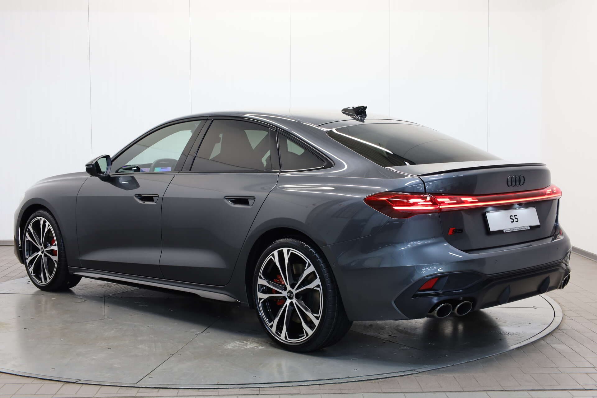 AUDI S5 Limousine, photo 3 sur 17