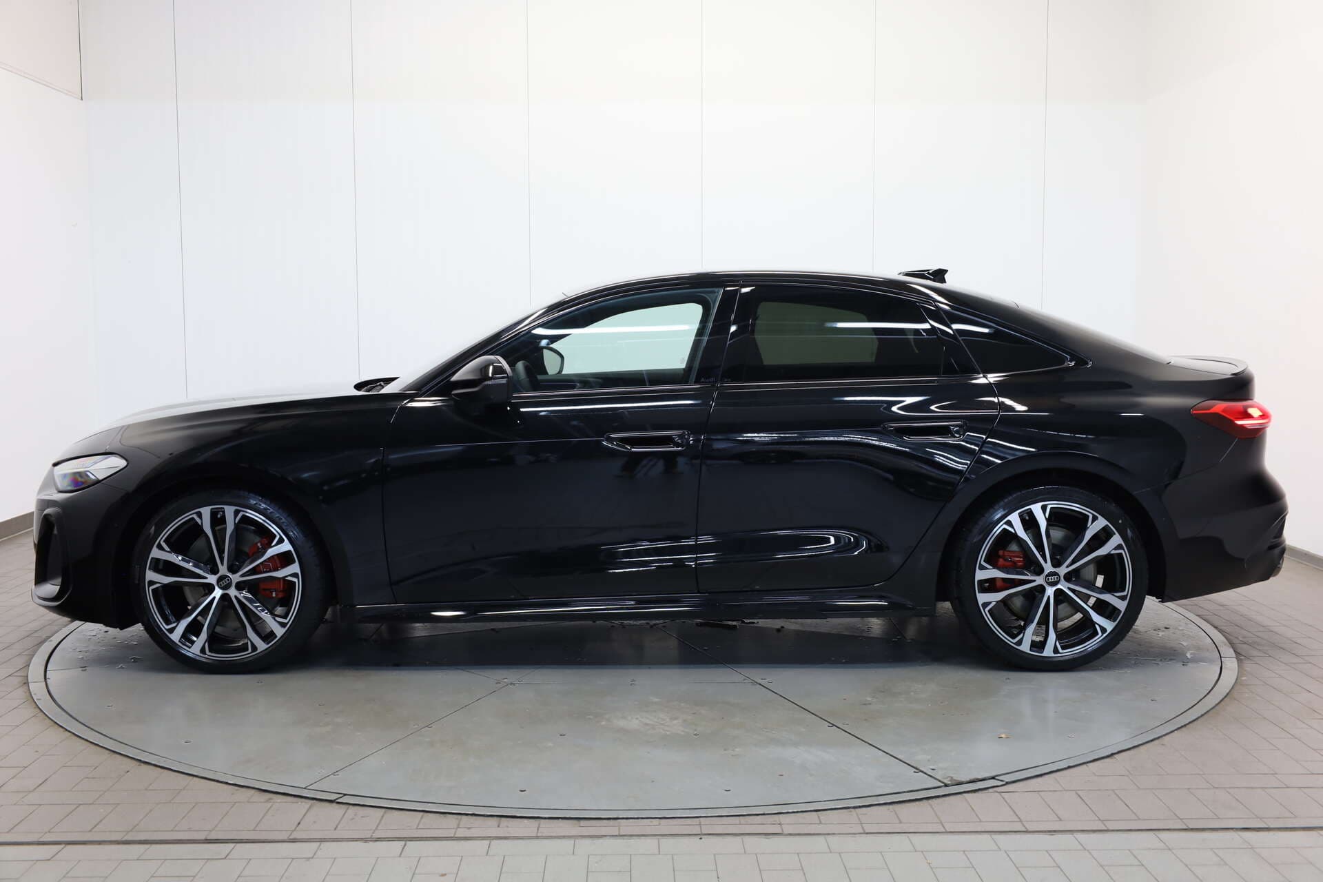 AUDI S5 Limousine, photo 4 sur 17