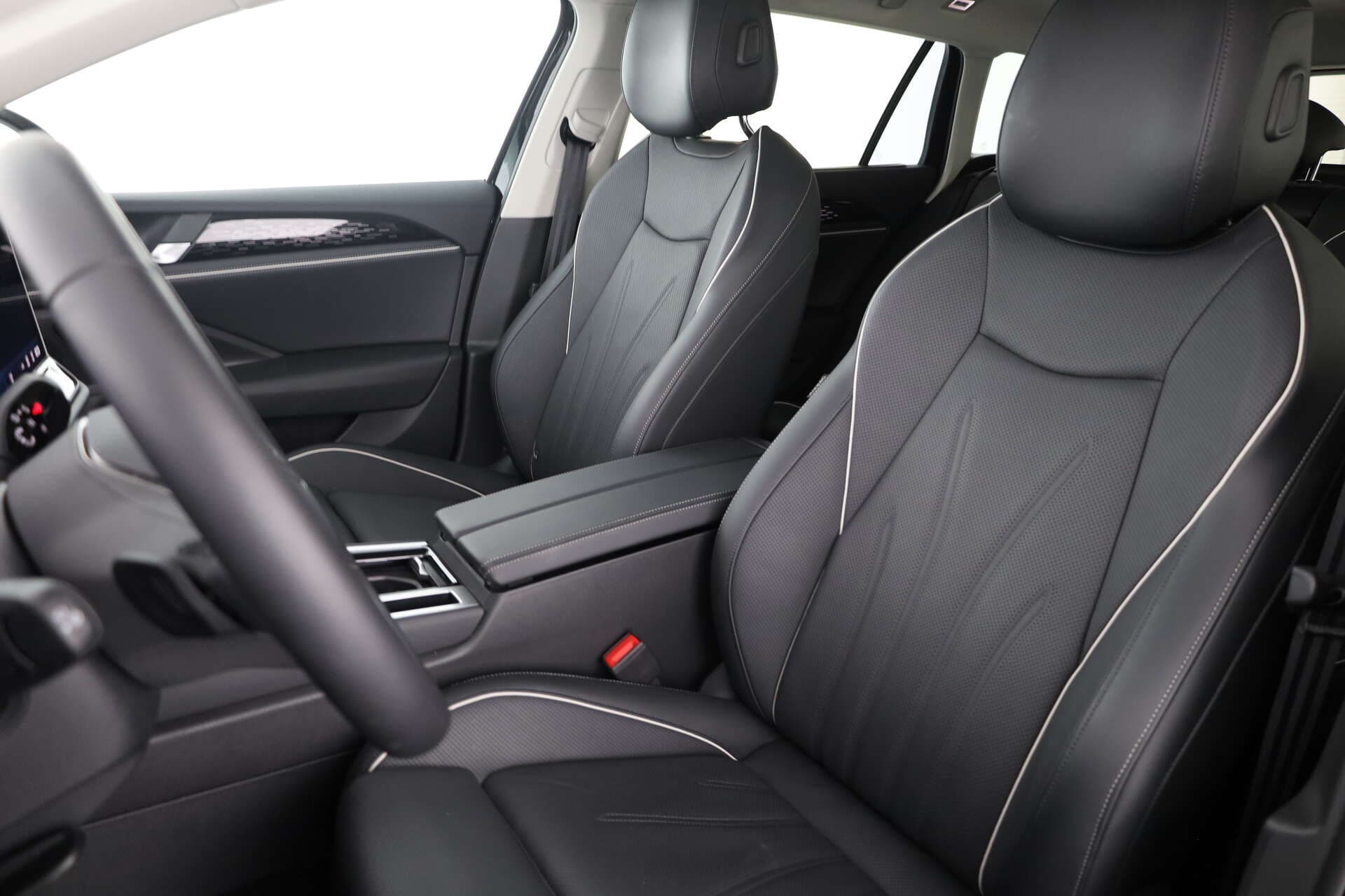 VOLKSWAGEN Passat, photo 9 sur 17