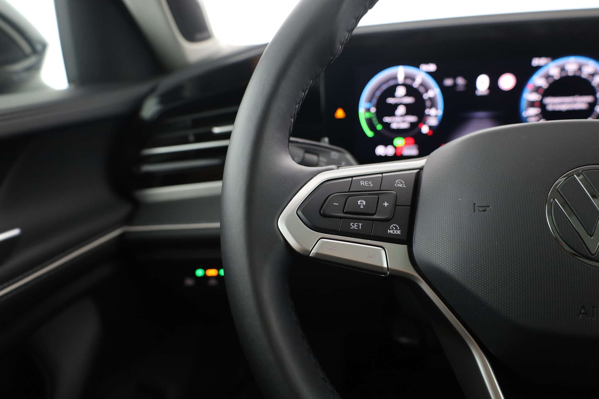 VOLKSWAGEN Passat, photo 13 sur 17
