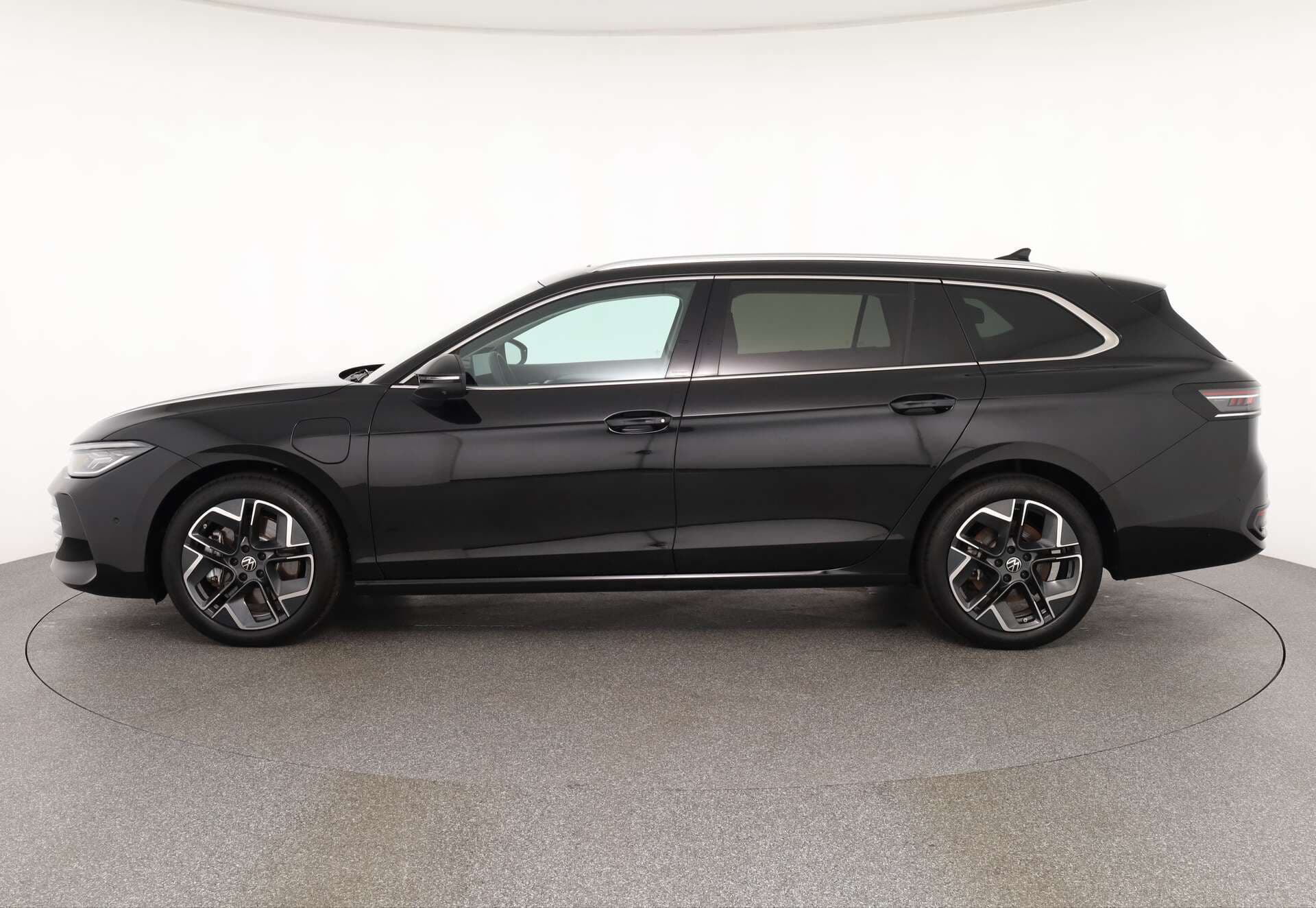 VOLKSWAGEN Passat, photo 4 sur 17