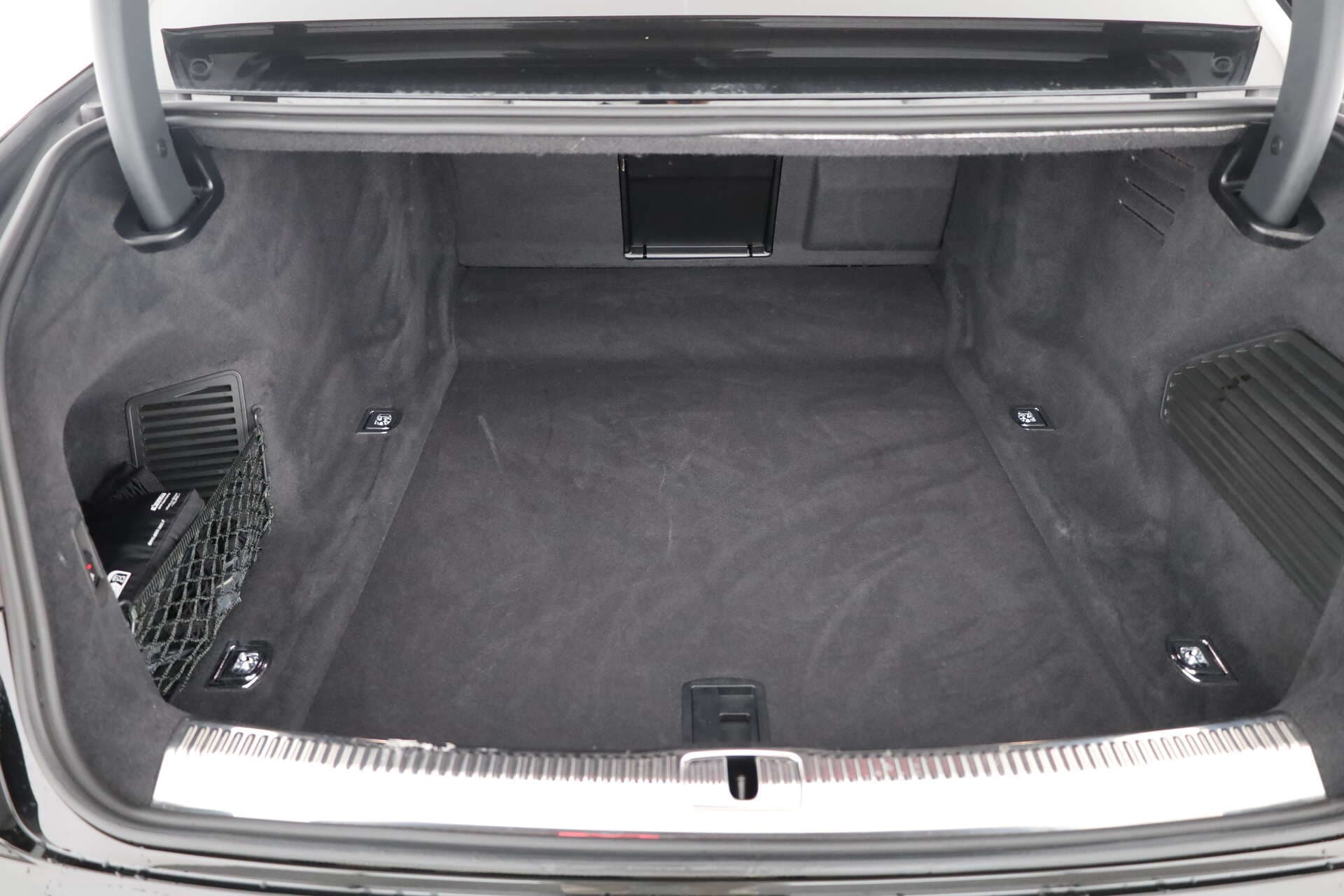 AUDI S8, photo 11 sur 17
