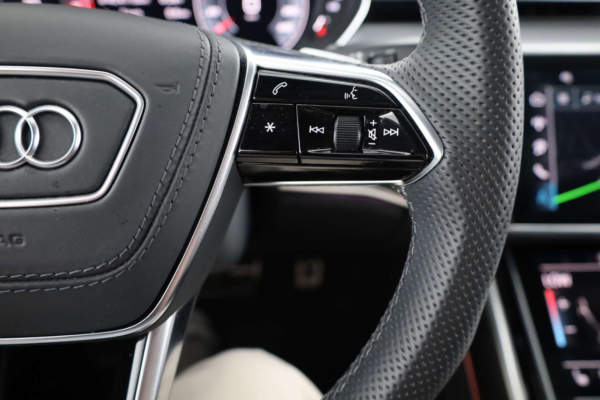 AUDI S8, photo 15 sur 17