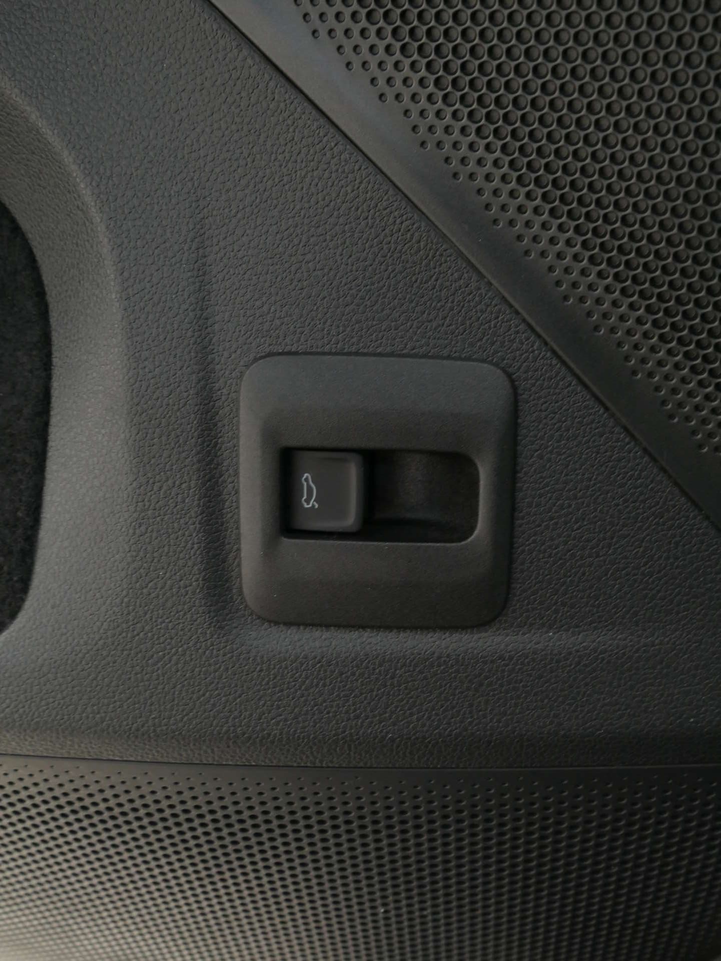 VOLKSWAGEN Tiguan, photo 16 sur 17