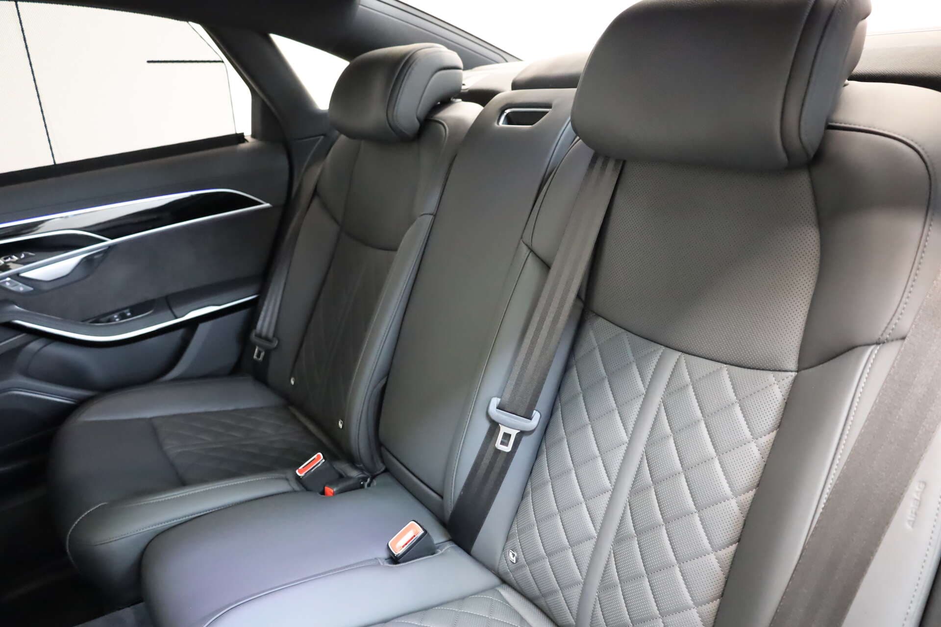 AUDI A8, photo 10 sur 17