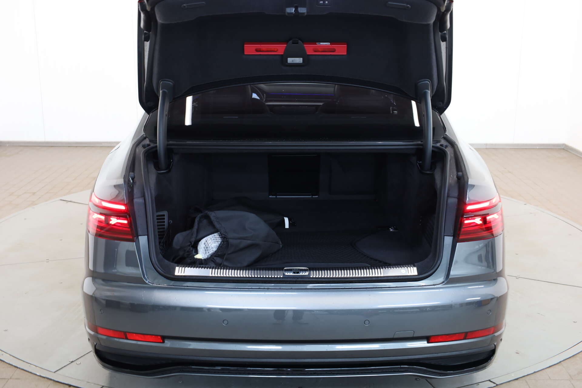 AUDI A8, photo 11 sur 17