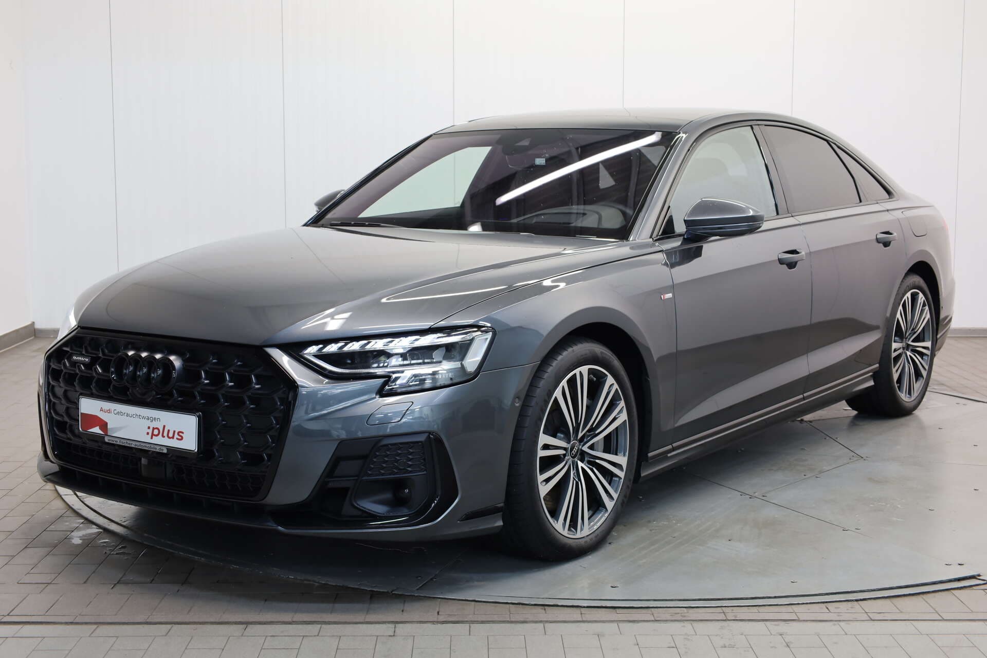 AUDI A8, photo 1 sur 17